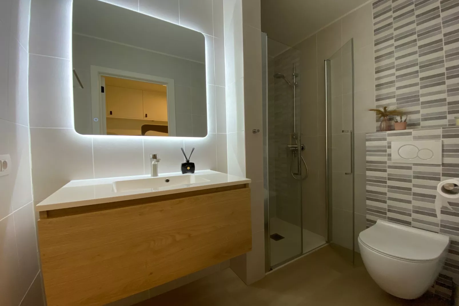 DEN OEVER IV 0204-Badezimmer