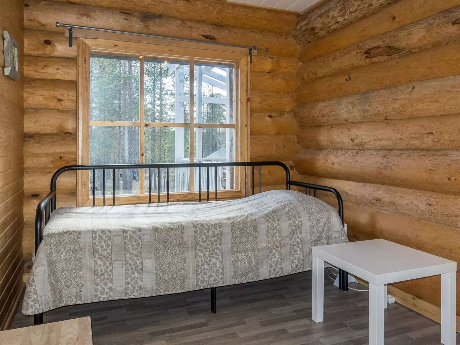 Aurora cabin-Inside