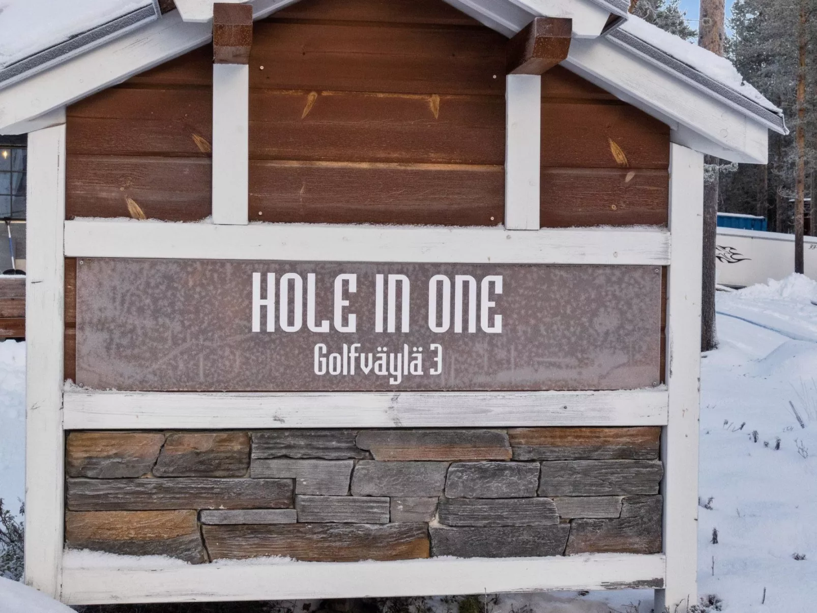 Golfväylä 3h-Draußen