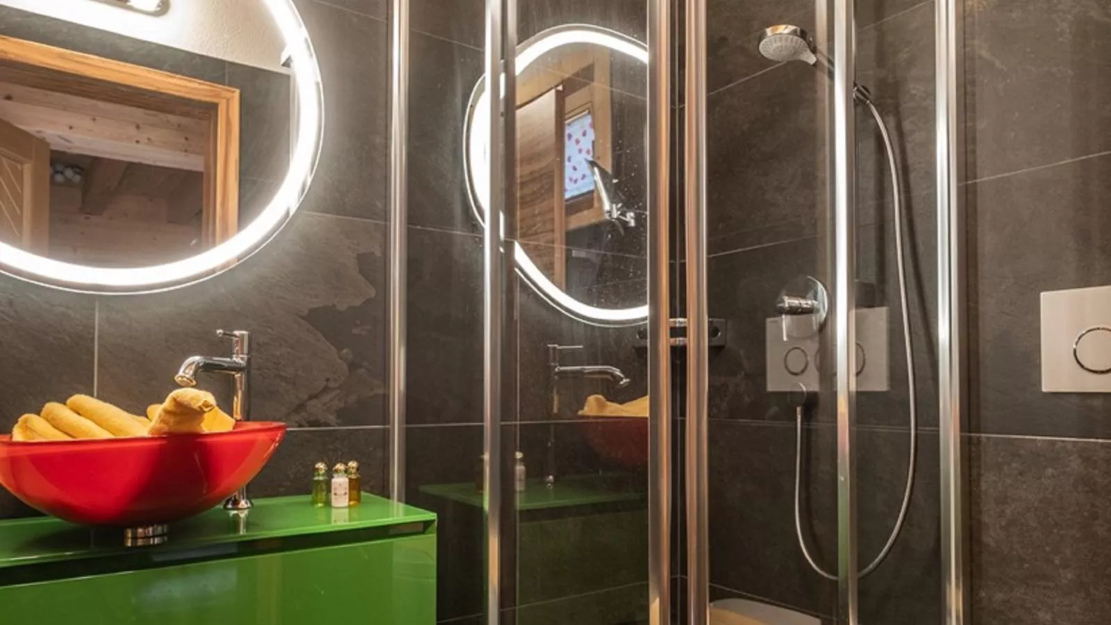 Luxury Lodge Kaprun XL-Bathroom