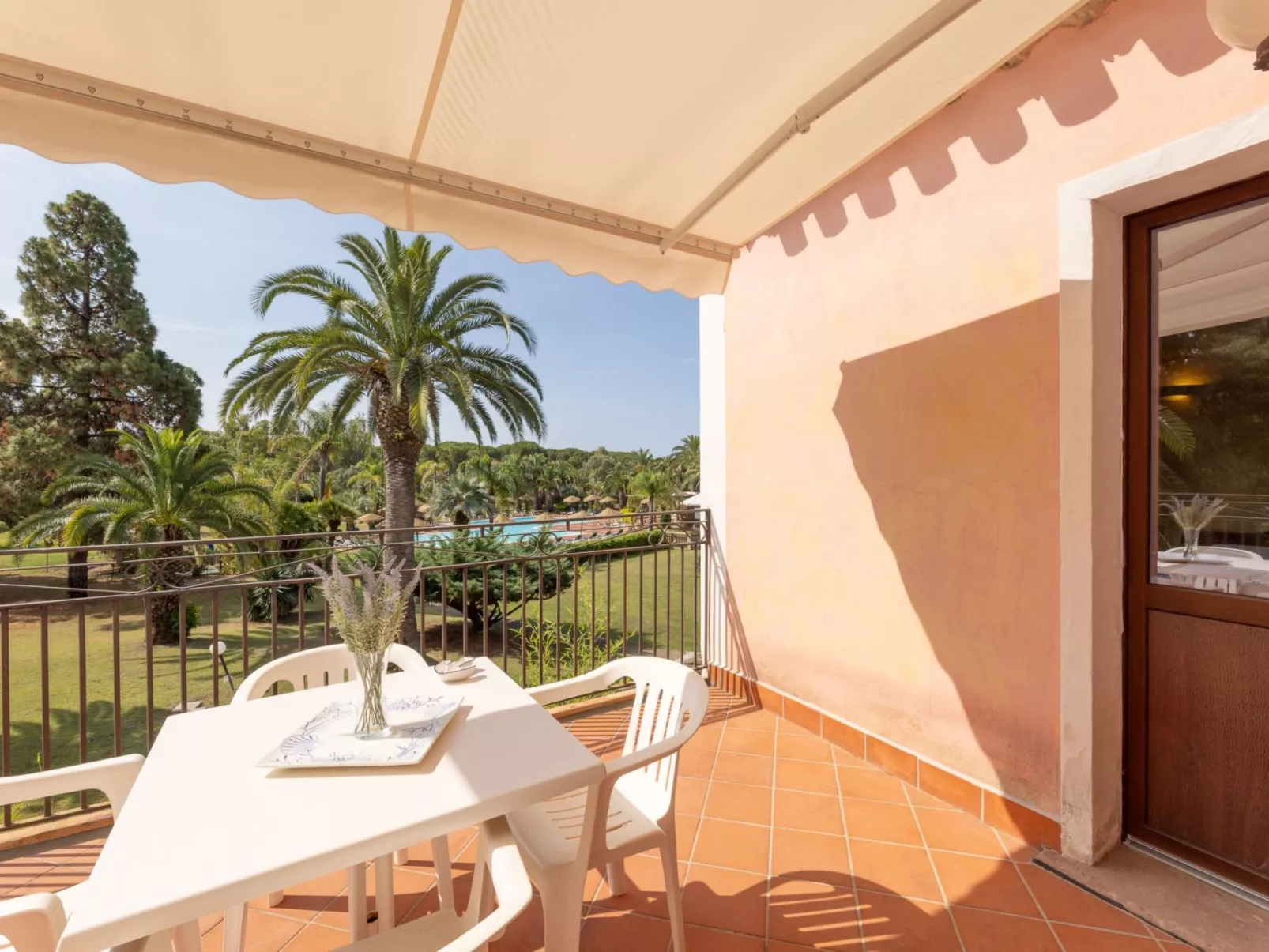 Baia delle Palme-Inside