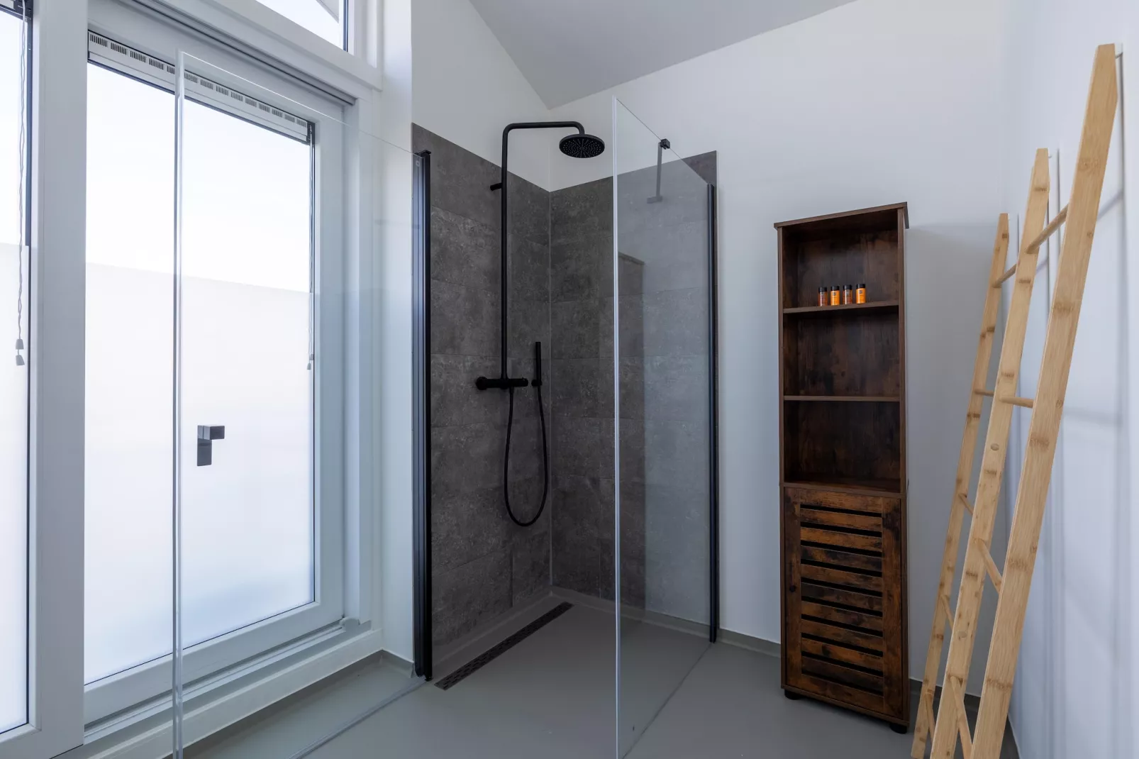 Appartement Vista Maris 'Haus am See' - Havenweg 8-30  Sint-Annaland-Bathroom