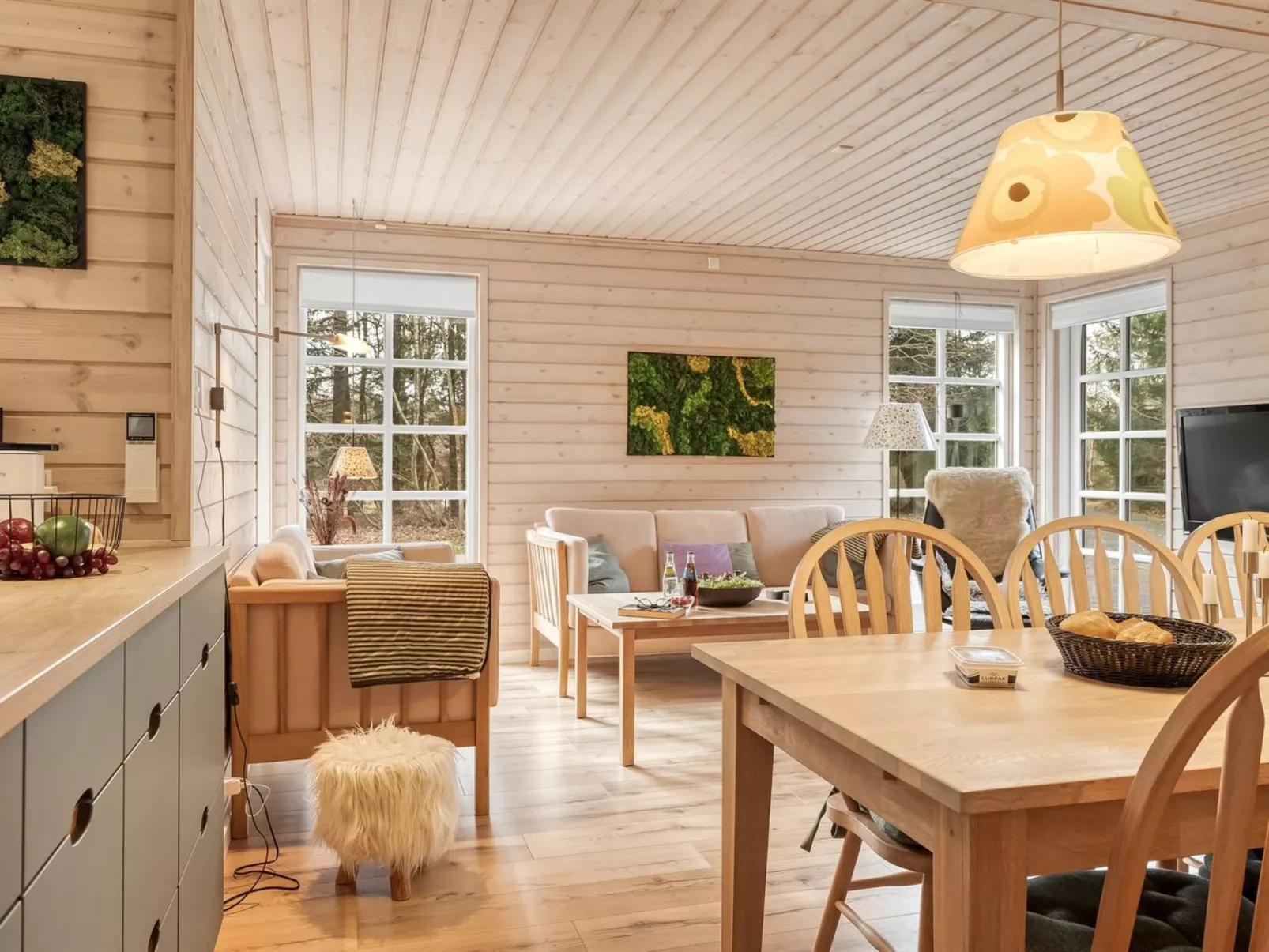 "Iorund" - 9km from the sea-Inside