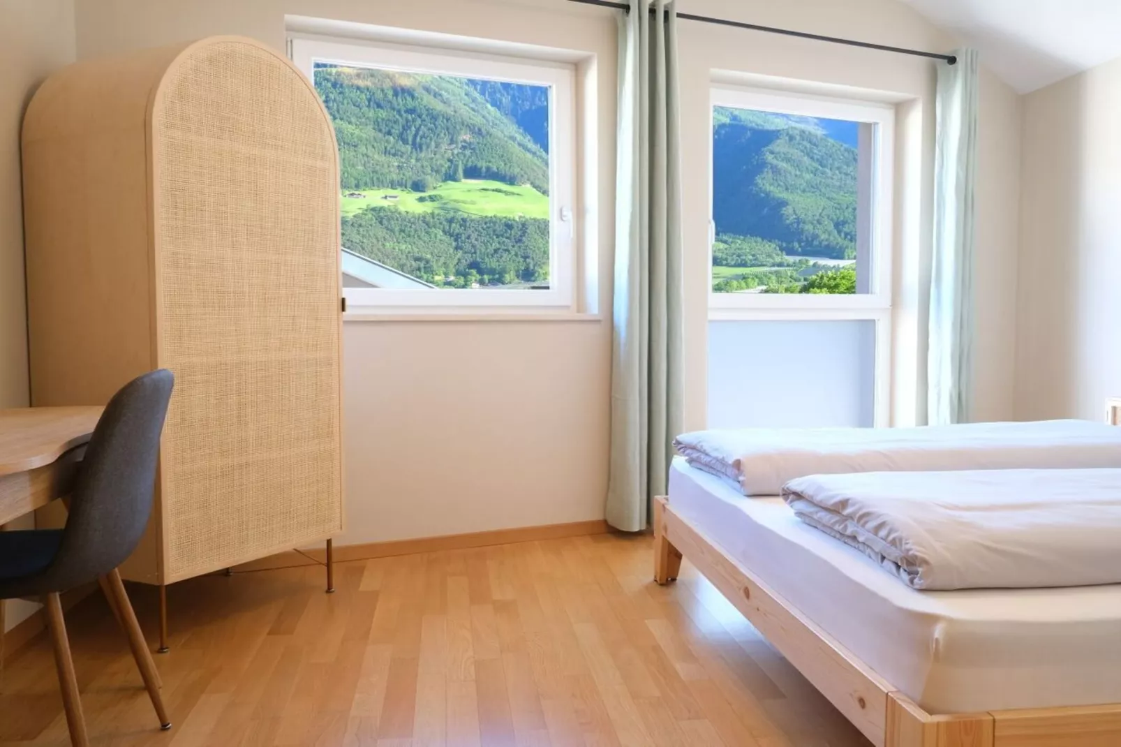 498042-Bedroom