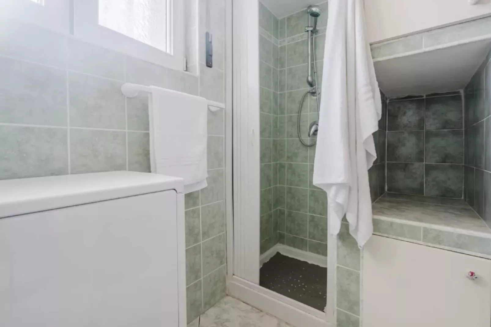 IL DELFINO-Bathroom