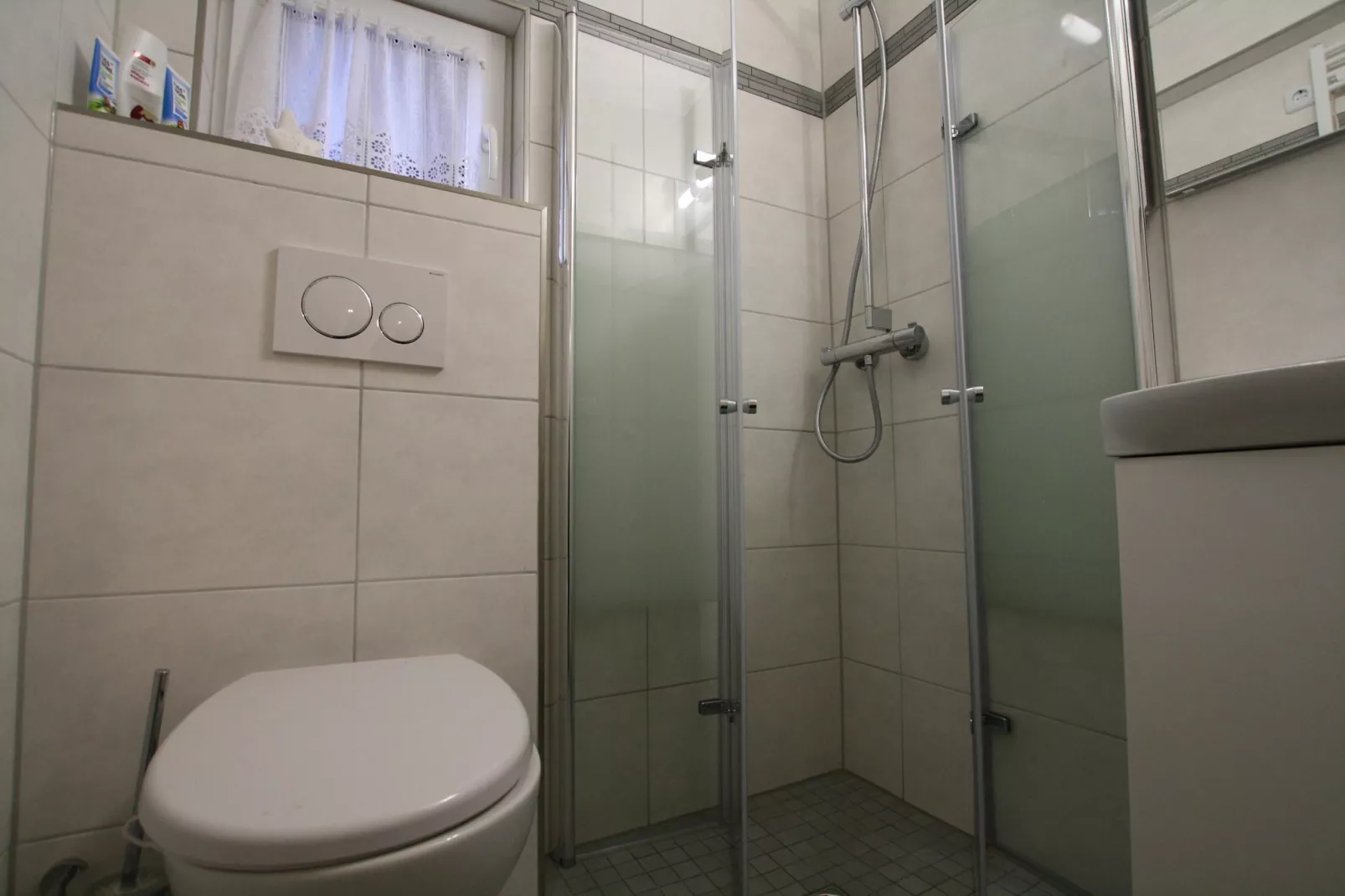 Ferienhäuschen in Schwerin-Bathroom
