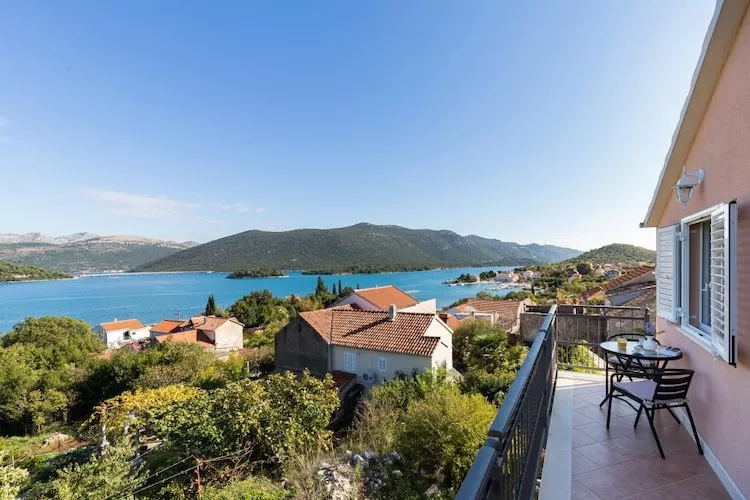 Apartments Memunić - One Bedroom Apartment with Balcony and Sea View (CRVENI)-View