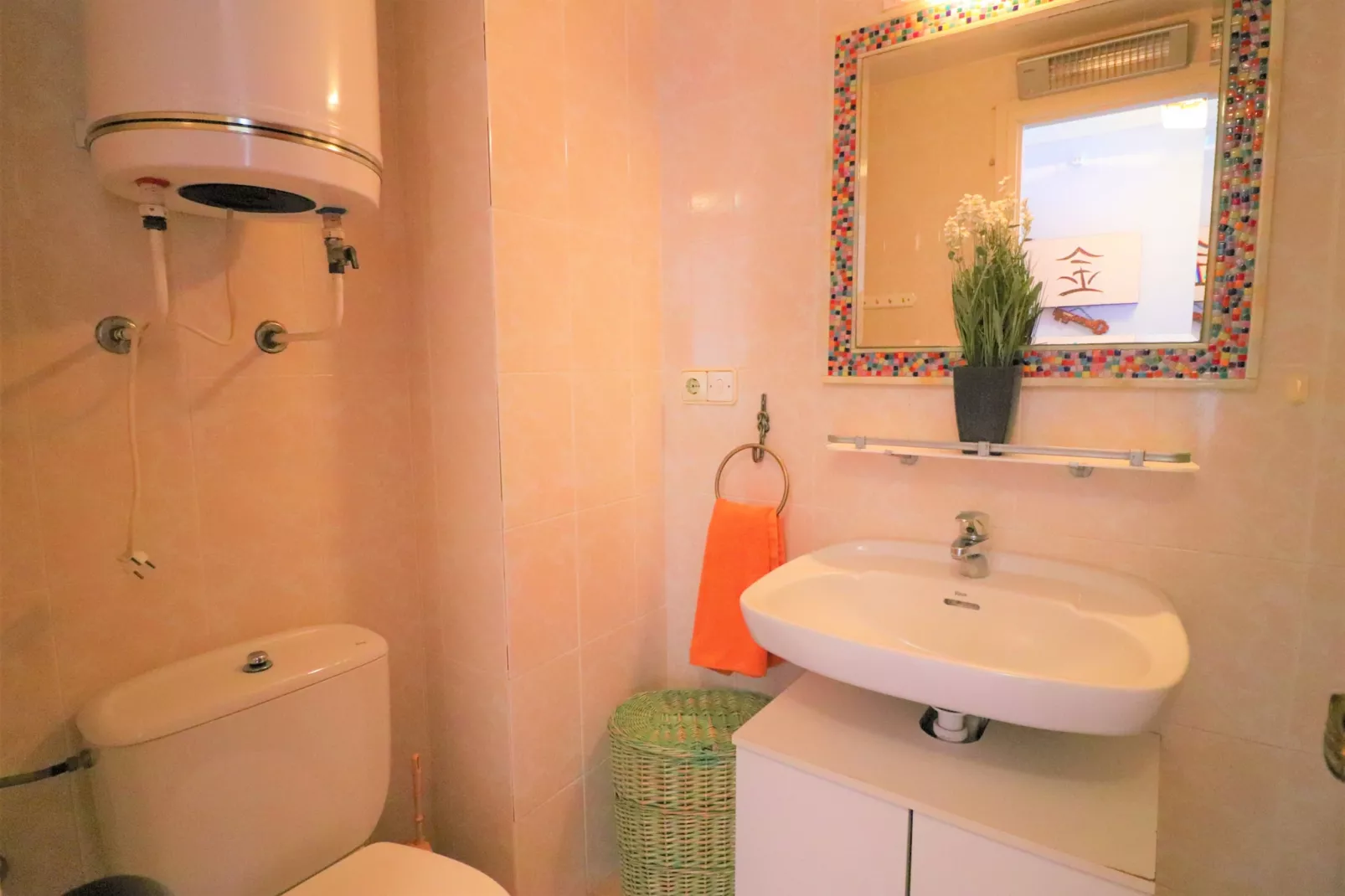 DELTA 4 2 Roses-Badezimmer