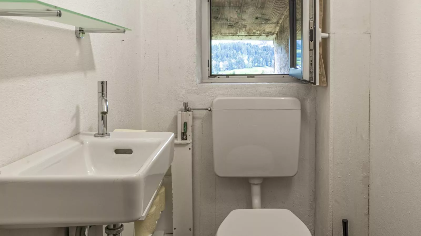 Rebenhaus-Badezimmer