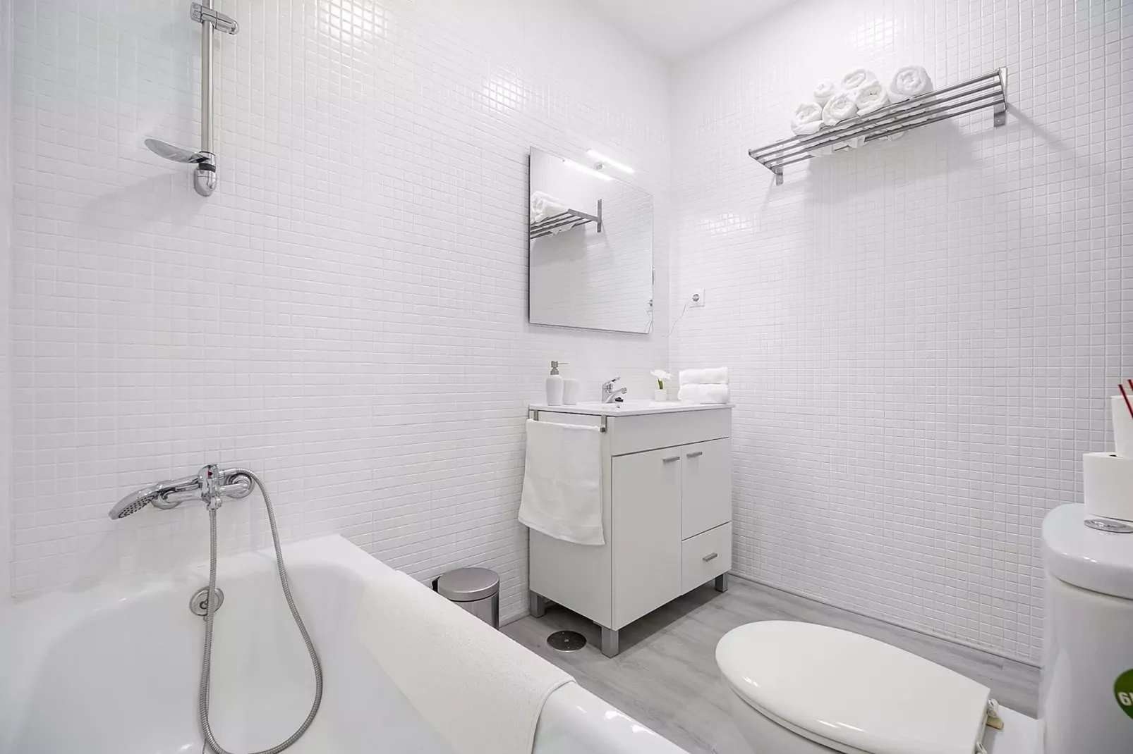 Tossa Apartment-Bathroom