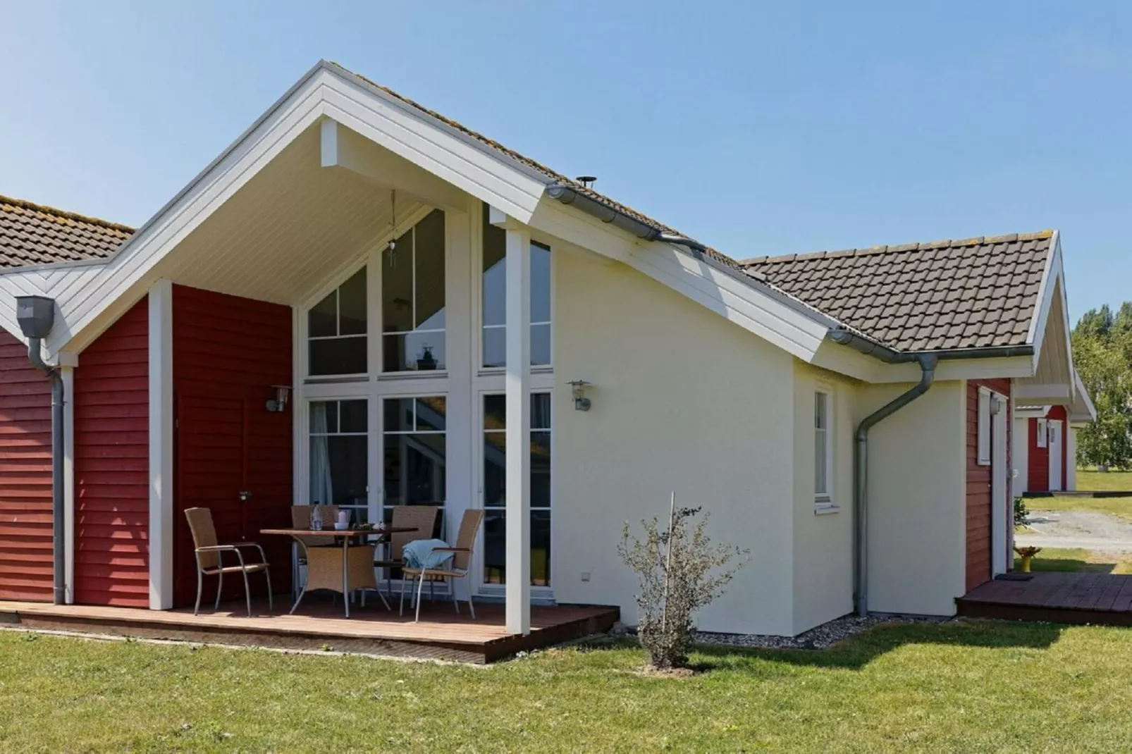 414830-Exterior summer