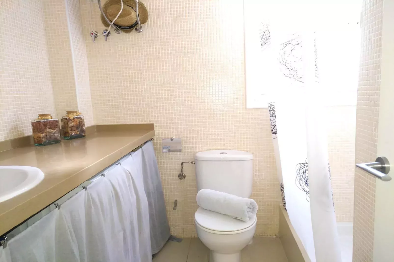Cliper B-2-Bathroom
