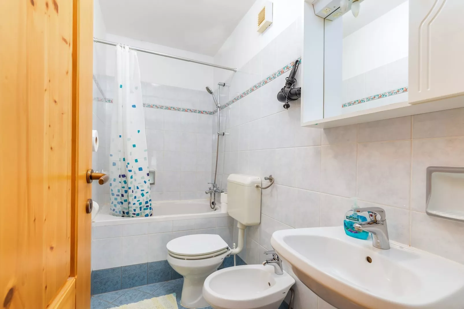 Apartment Varazdin (4+2) - Lungomare Cres-Bathroom