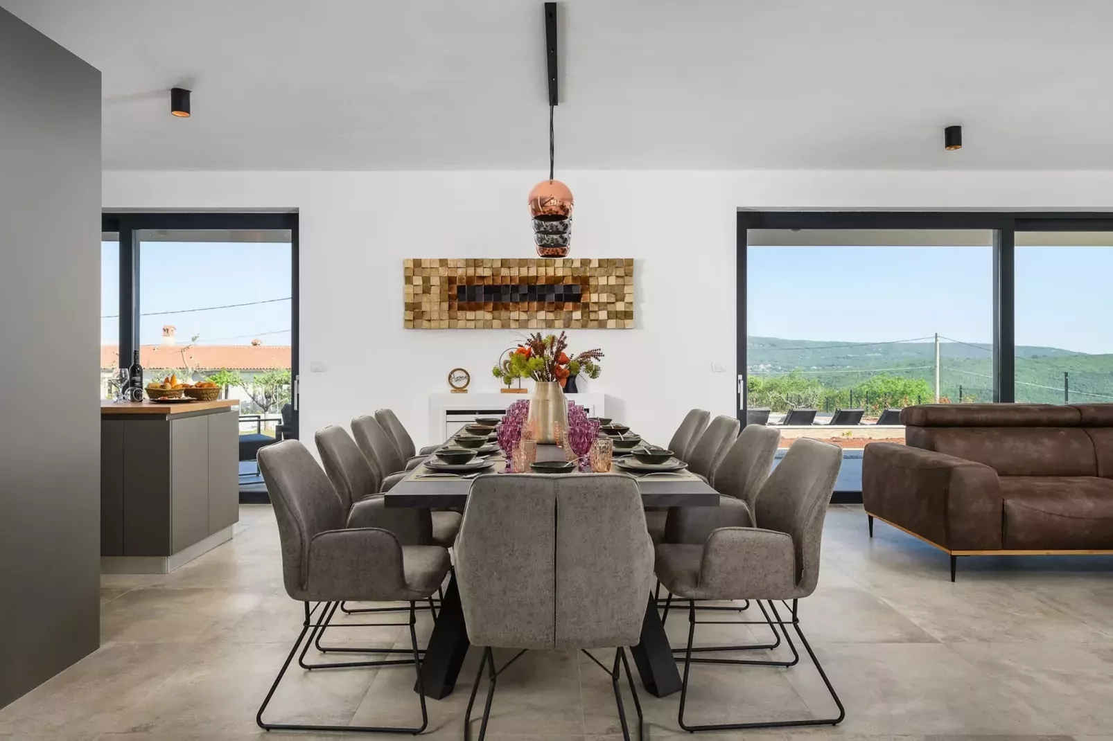 Villa de la Vie with Heated Swimming Pool-Dining room