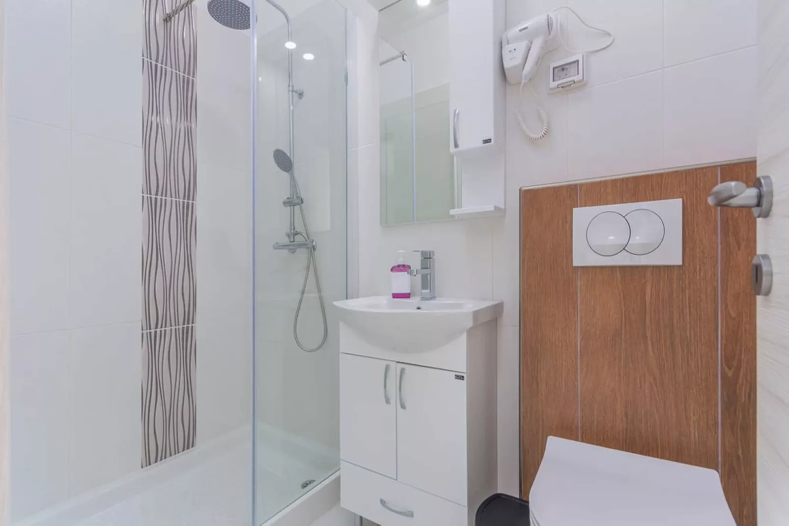 Santa Lucia - Villa with Private Pool & Sea View-Bathroom