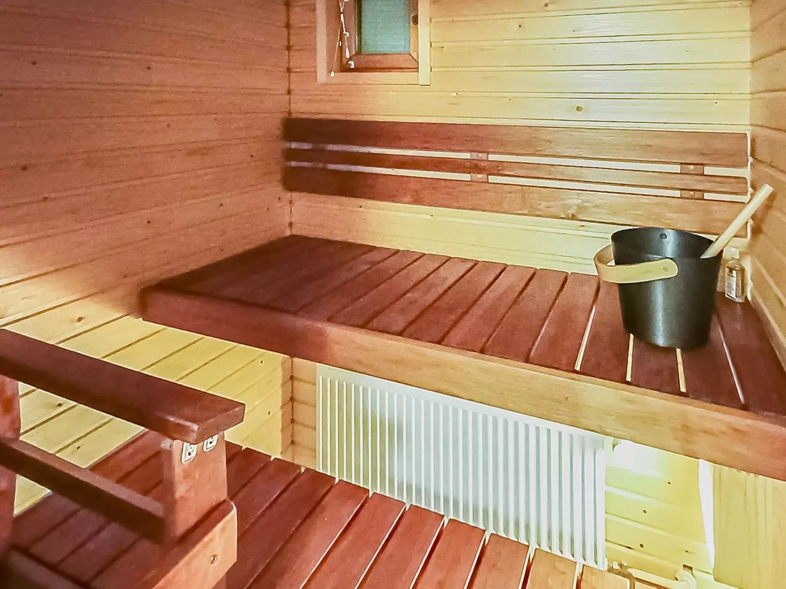 Karhunvartijan pirtti c 2-Inside