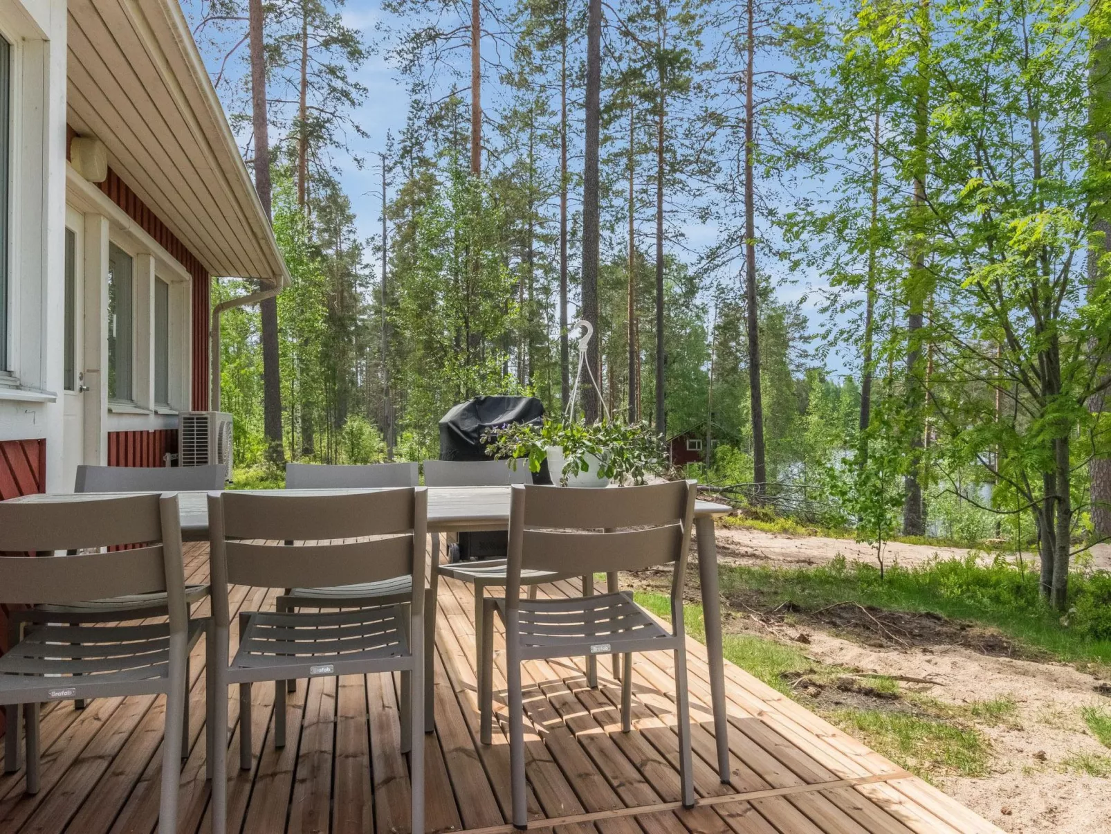 Malmi-Outside