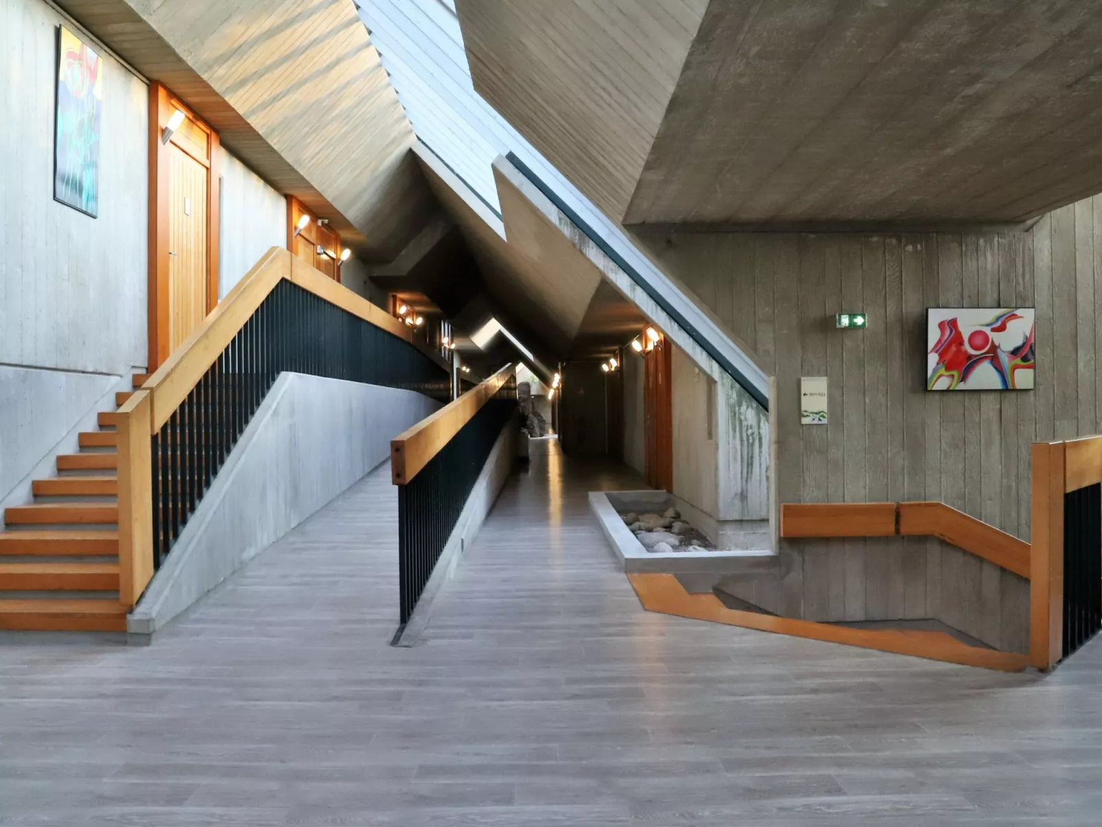 Le Vallon-Inside