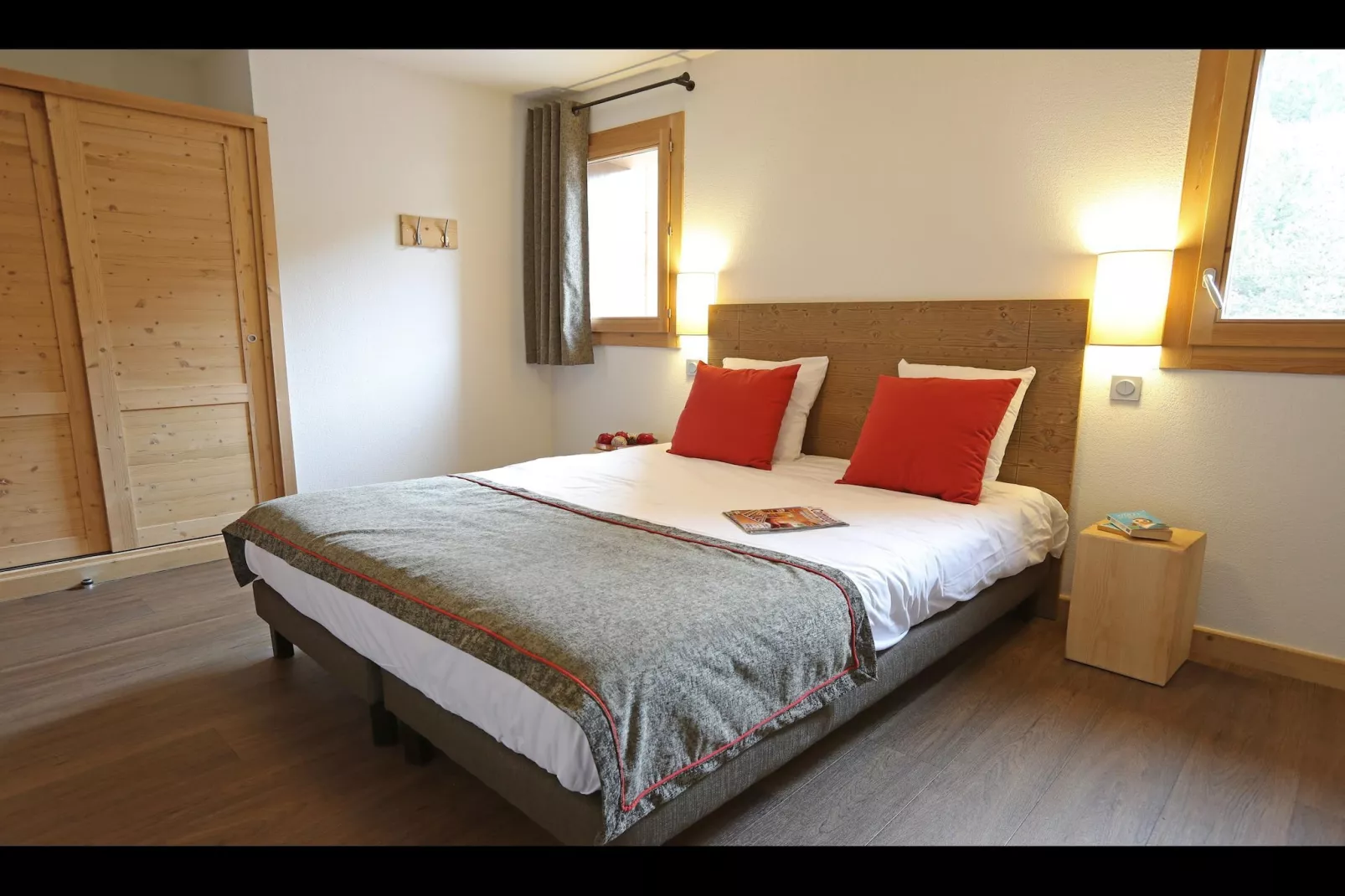 LES MENUIRES_S8L-Bedroom