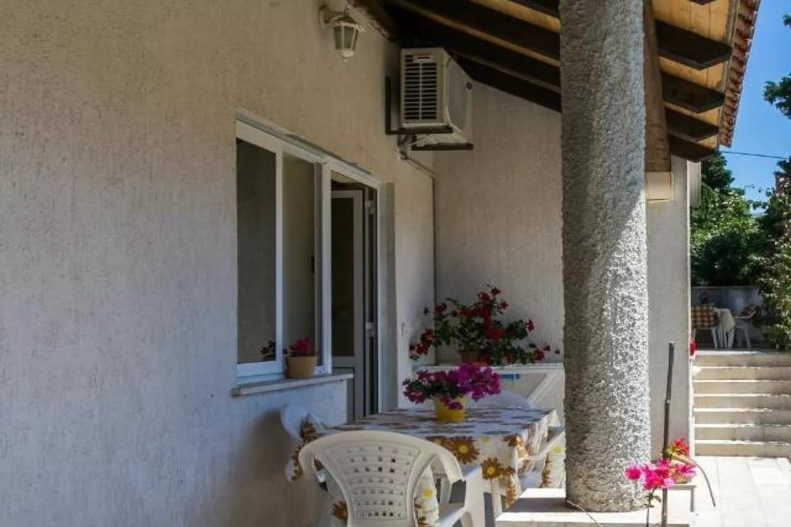 Apartments Elelu - Two-Bedroom Apartment with Terrace-Terrasse