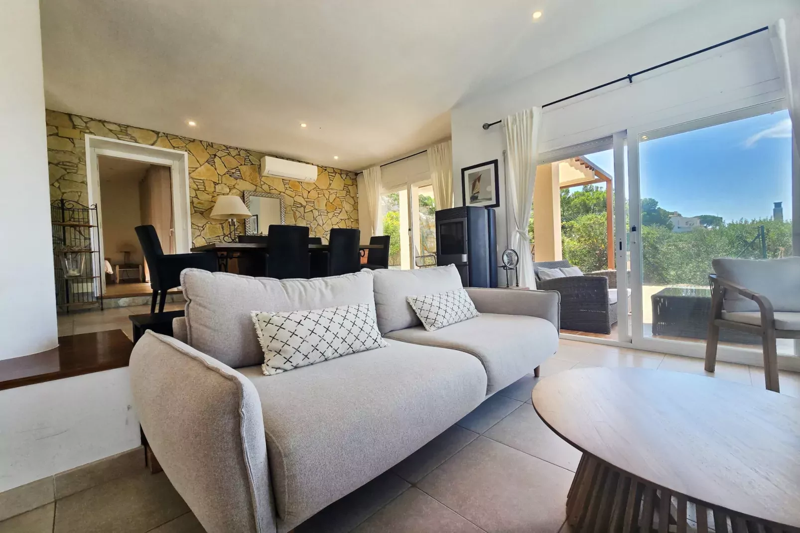 Isabelle-Living room