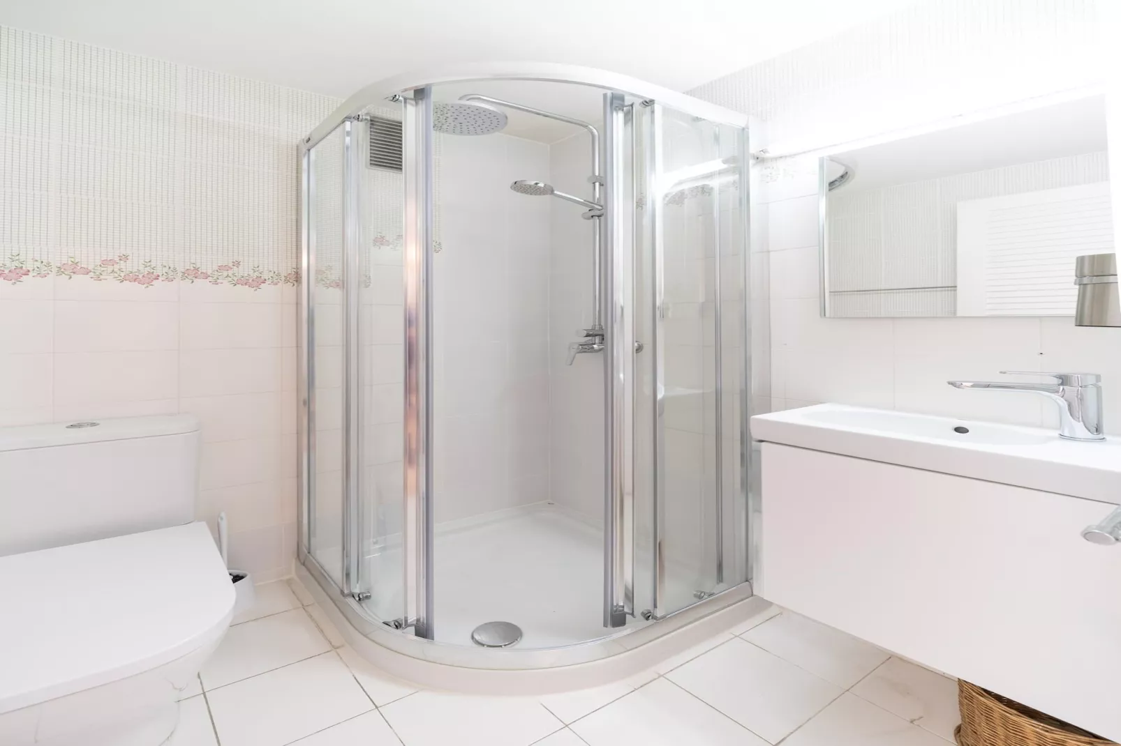 Georgina-Bathroom