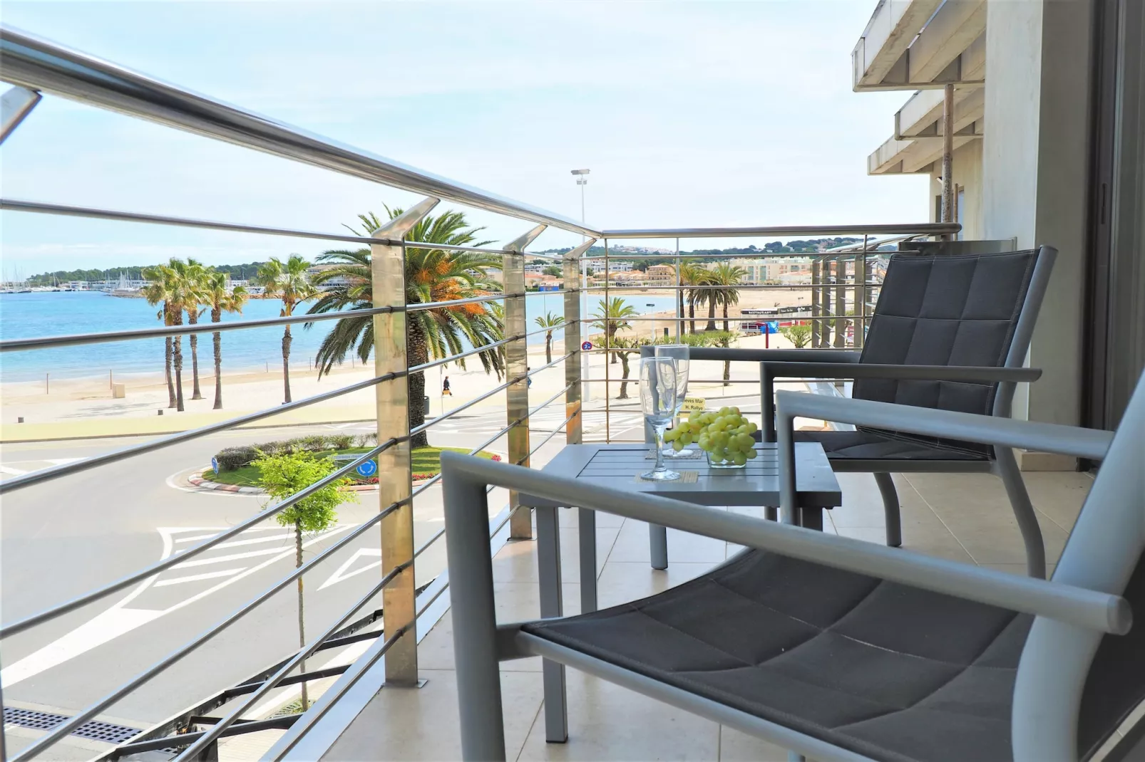 Univers-Terrace balcony