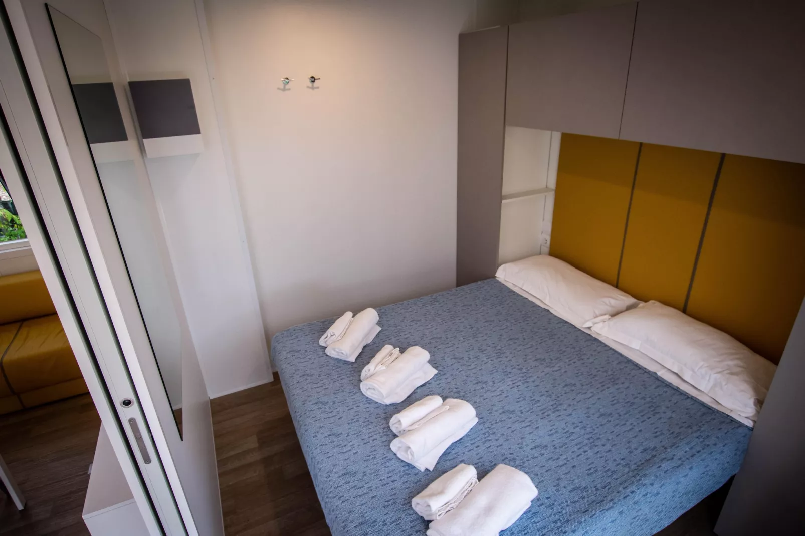 RESIDENCE ALBA VILLAGE / TWO-ROOM APT 4 PEOPLE MEZZANINE B4S-Schlafzimmer