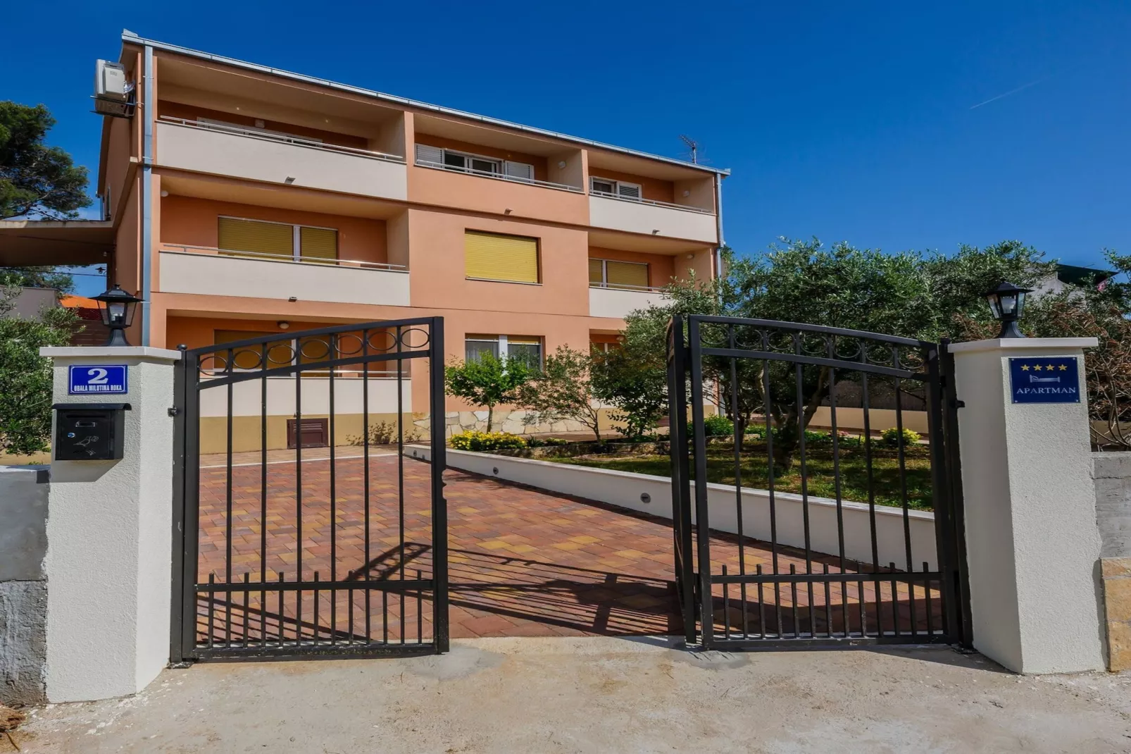Apartments Savin - one bedroom apartment-Outdoor