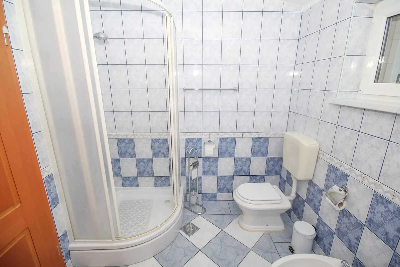 Apartment Mara - two bedroom apartment-Bathroom