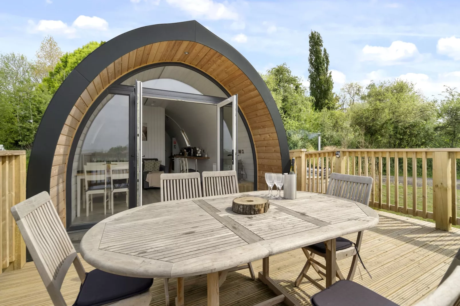 The Highland Camping Pod-Terrace
