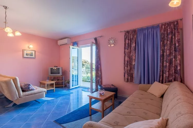 Apartments Saulan - One Bedroom Apartment with Balcony and Sea View (Molunat)-Indoor