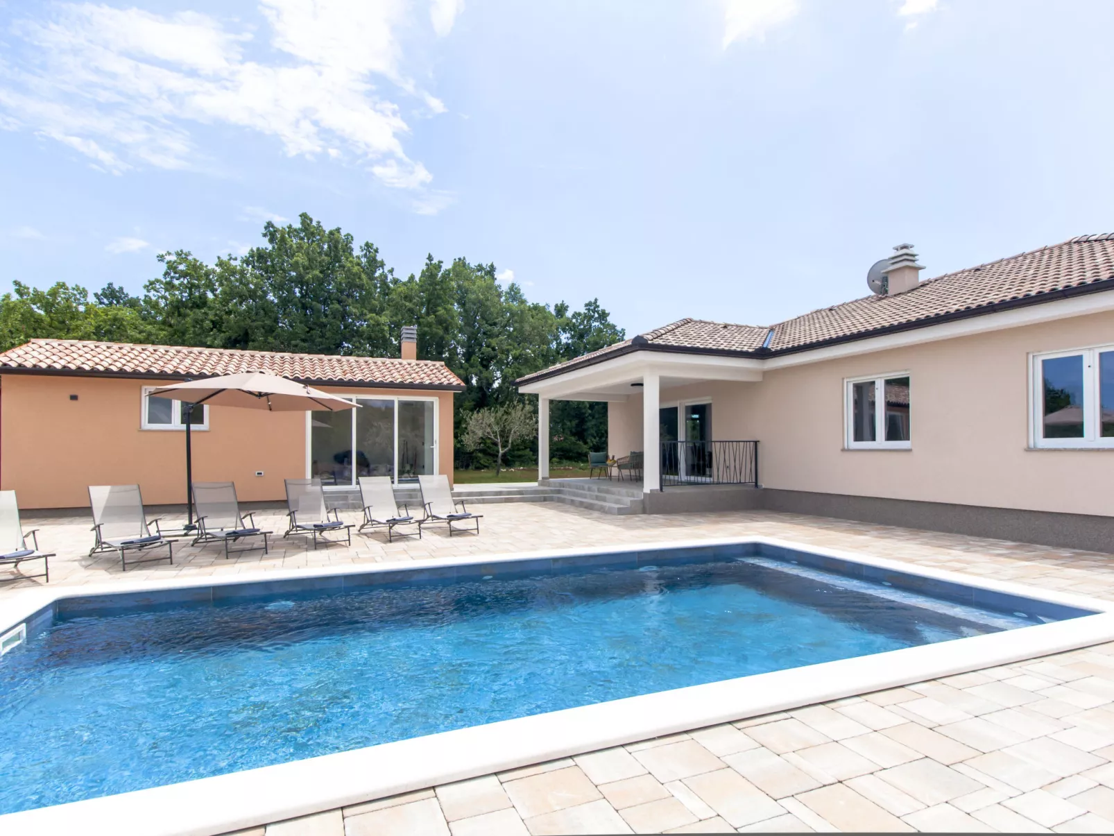 Villa Fortuna-Outside