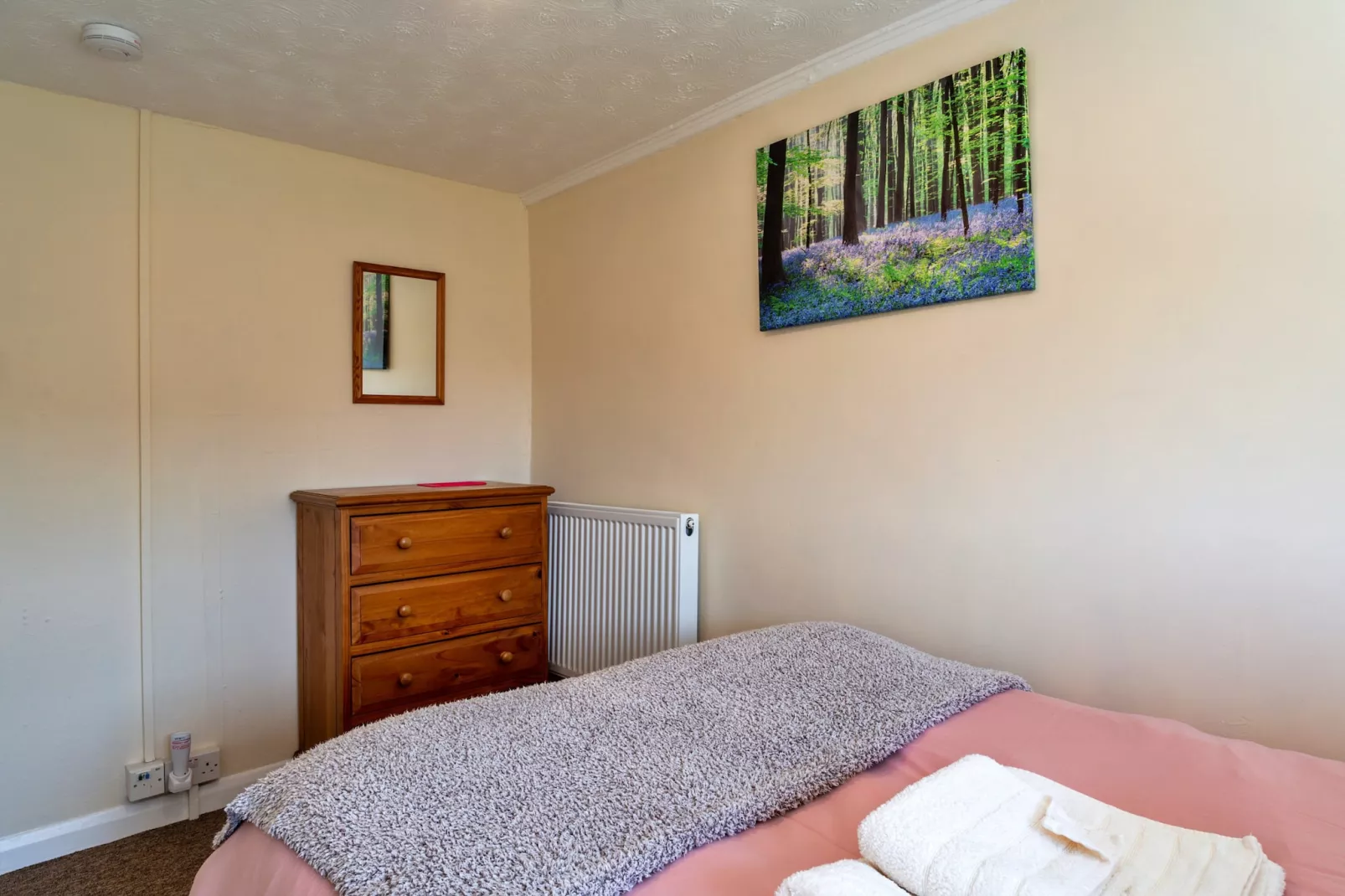 Cutkieve Farm Cottage-Bedroom