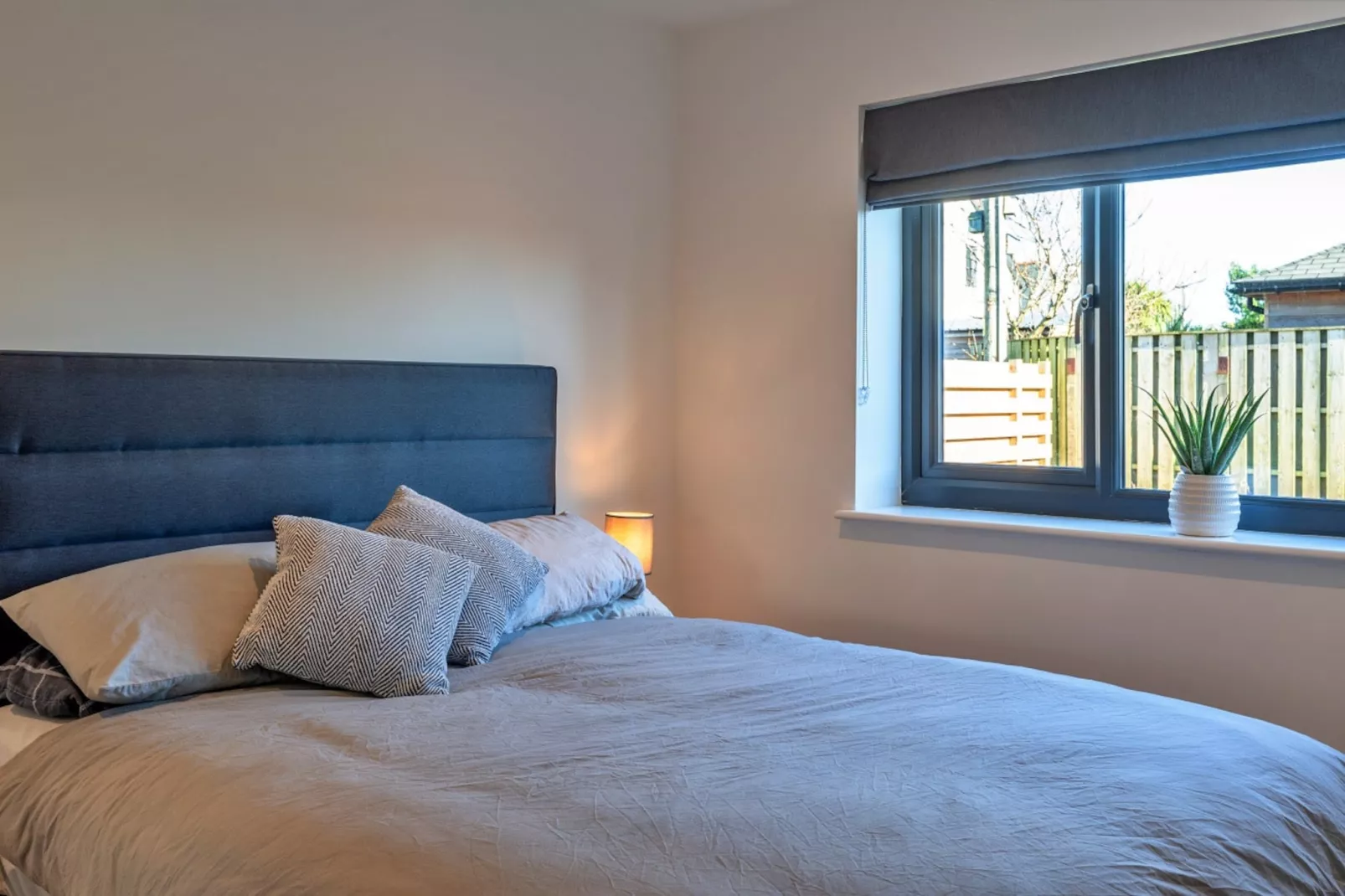 Scilla-Bedroom