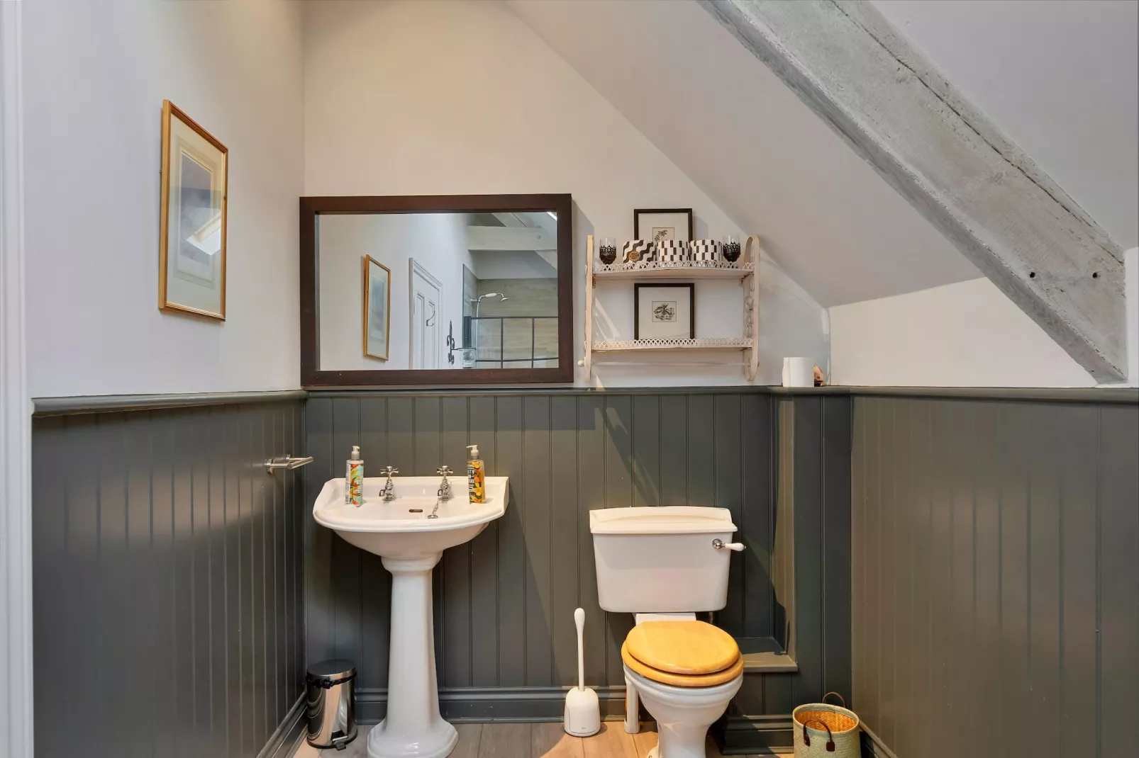 Stable Cottage at Yealmpton-Badezimmer