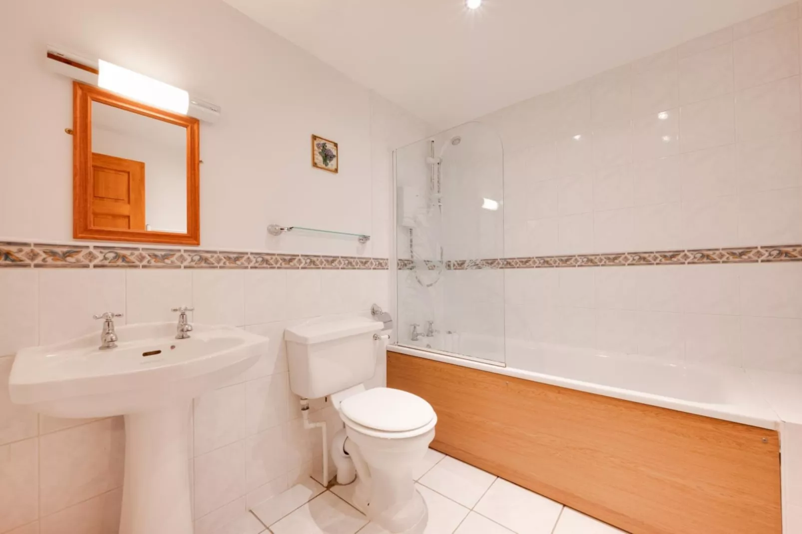 Cherry at Buckland Court-Bathroom