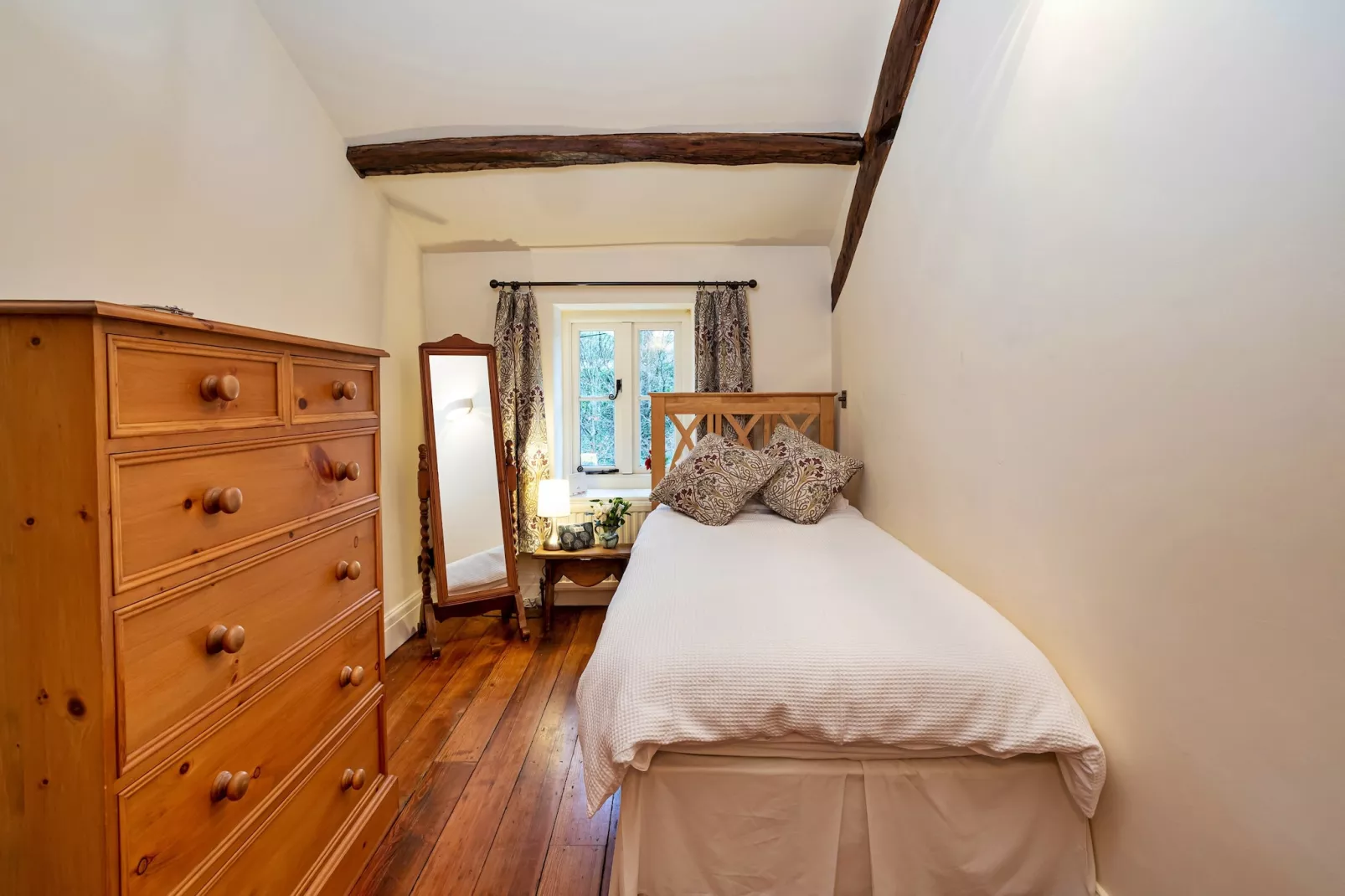 Two Storrs Cottages-Bedroom