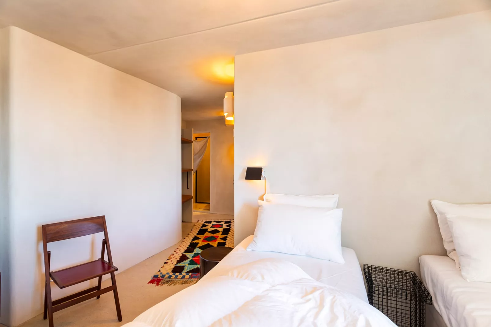 Spring Sun 81-Chambre