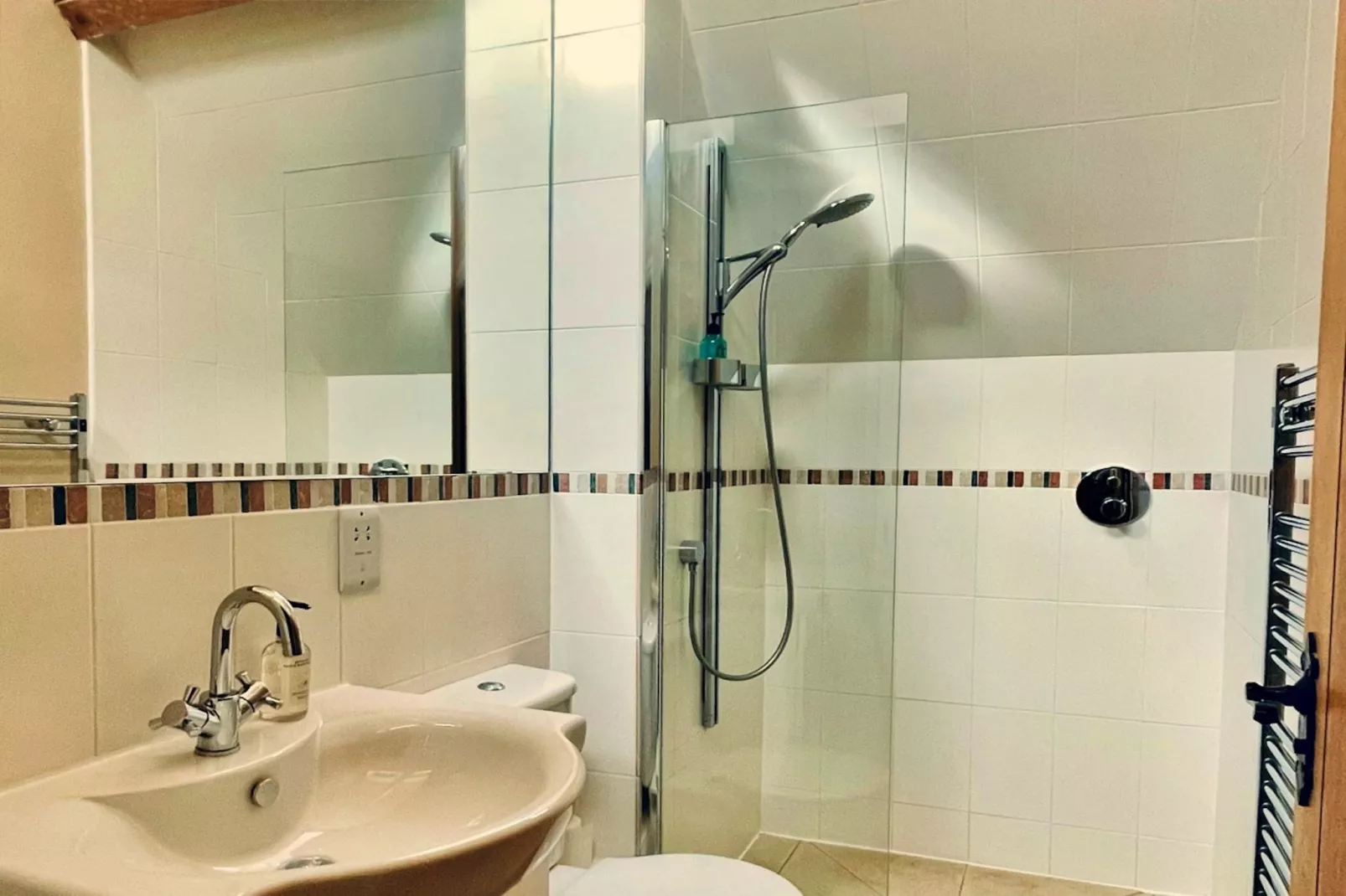 Kite's Gate-Bathroom