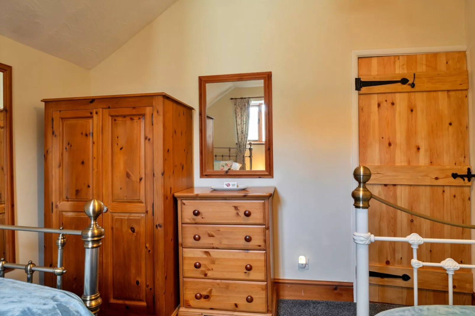 Hope Thatch-Bedroom