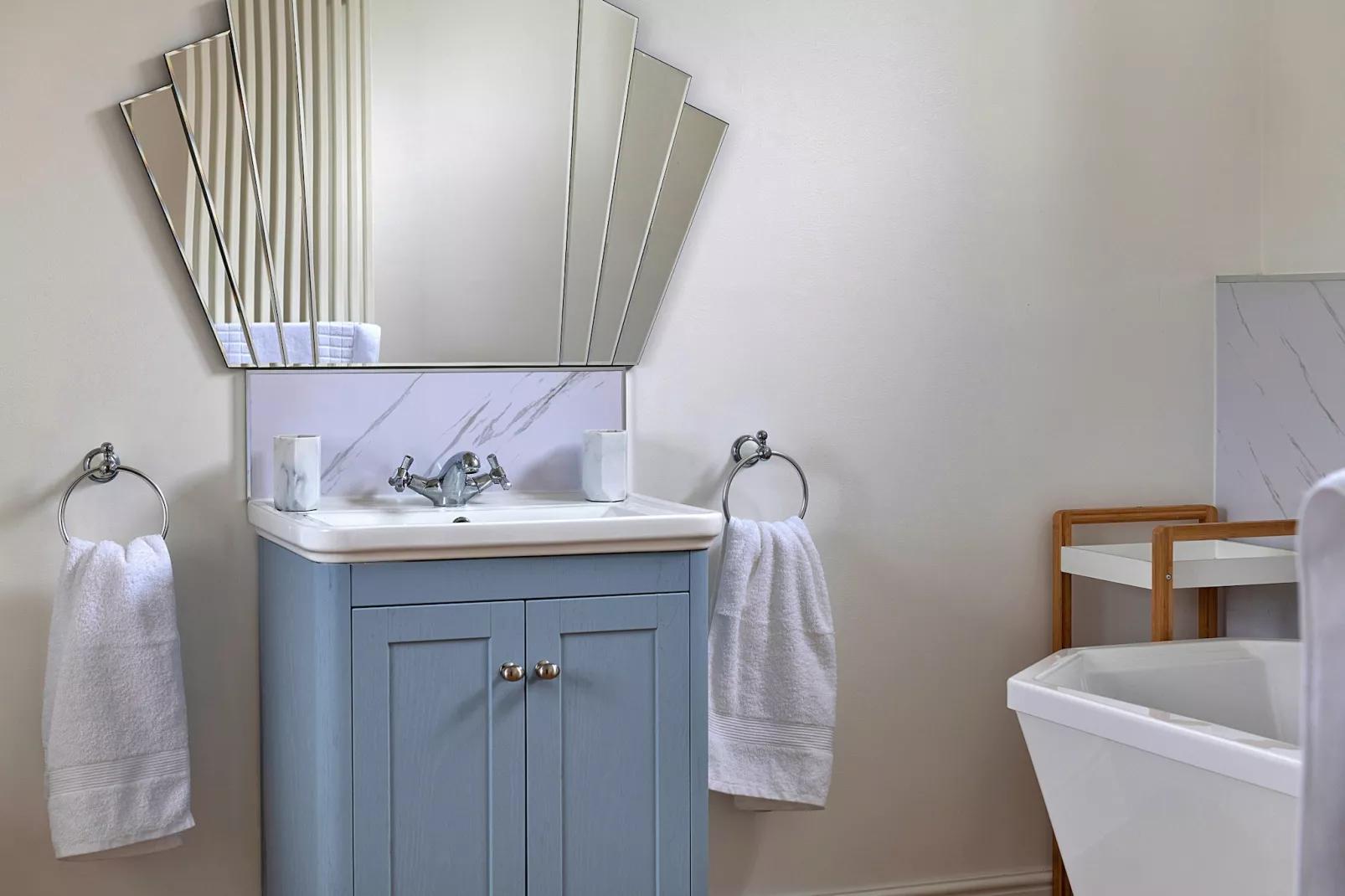 Moelis Barn-Bathroom