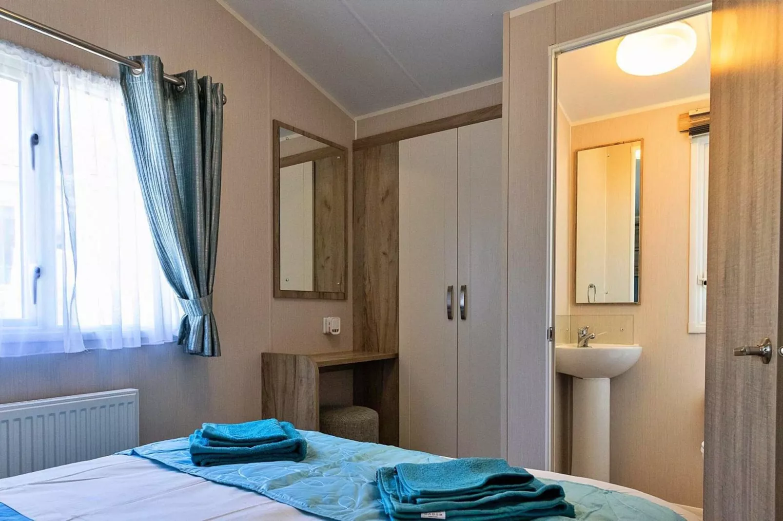 Beachlands-Bedroom