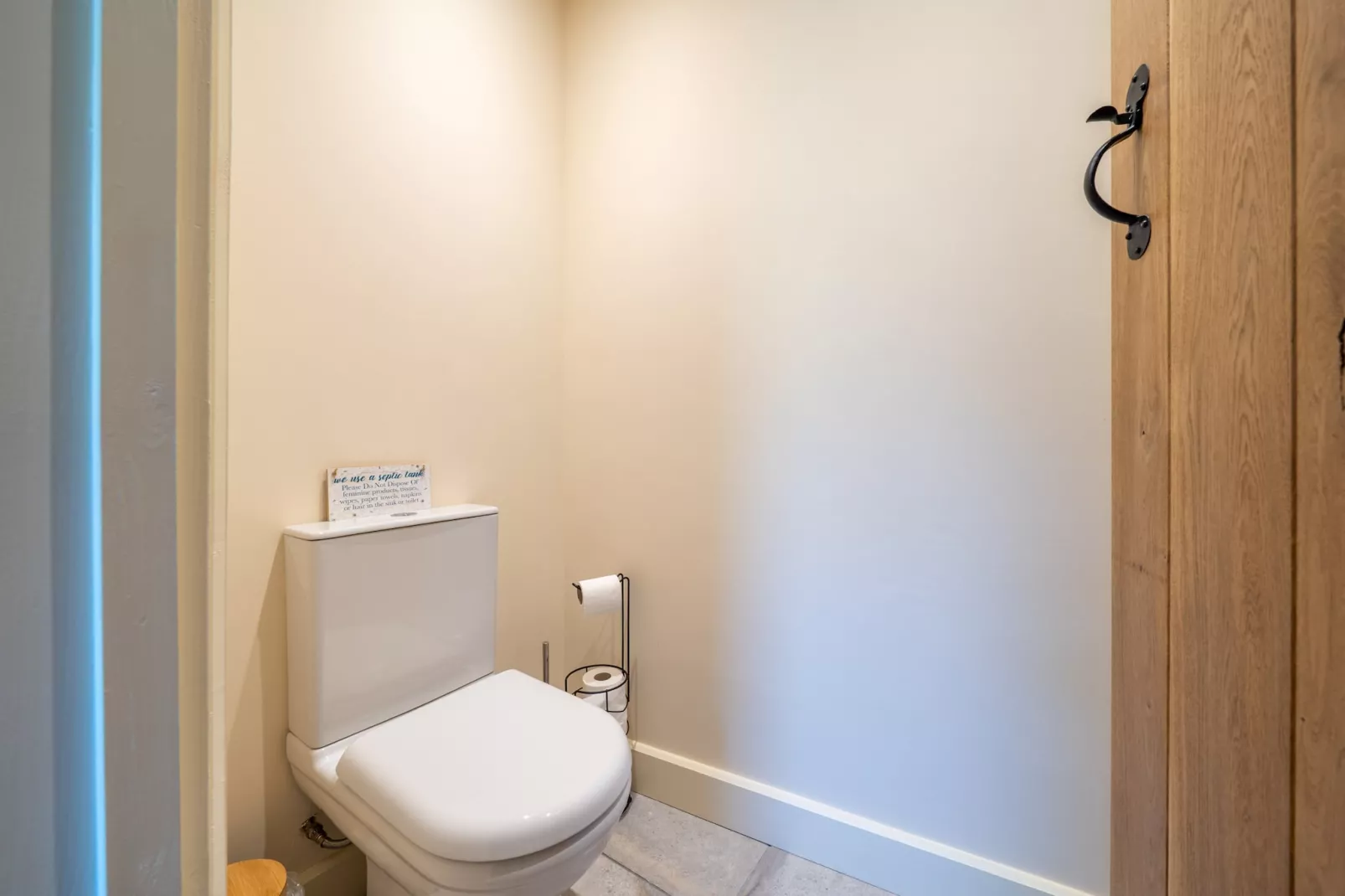 Coygen Cottage-Bathroom