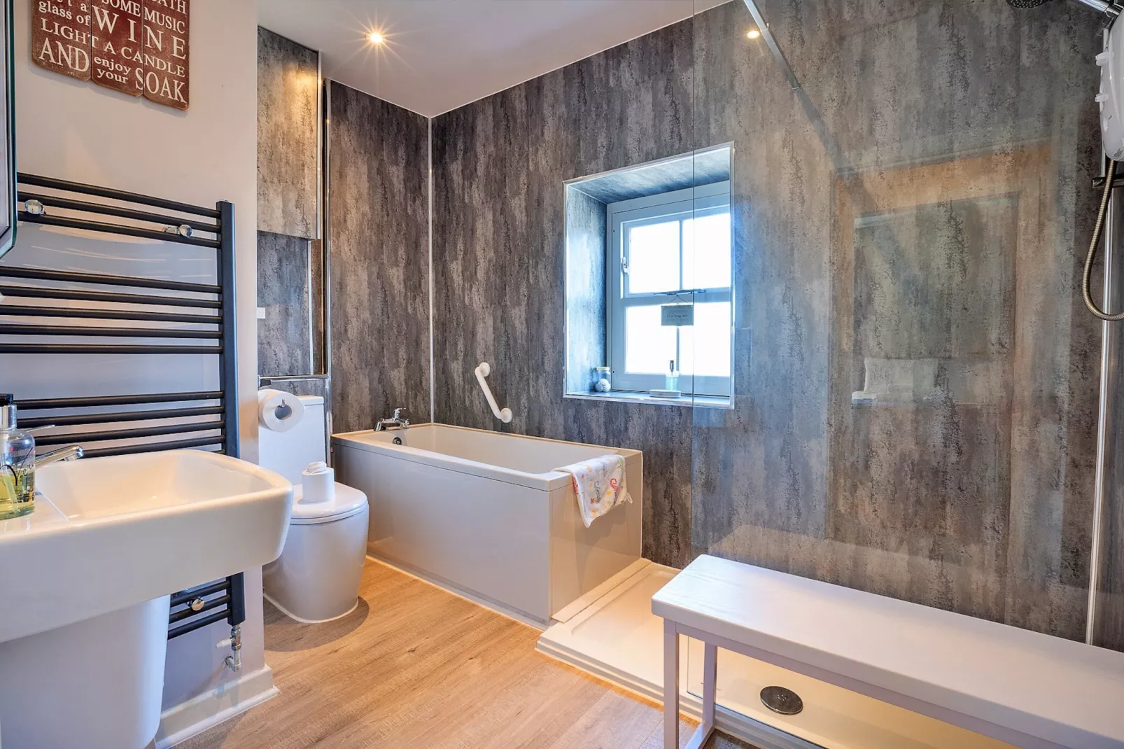 Beau View at Gadlys House-Bathroom