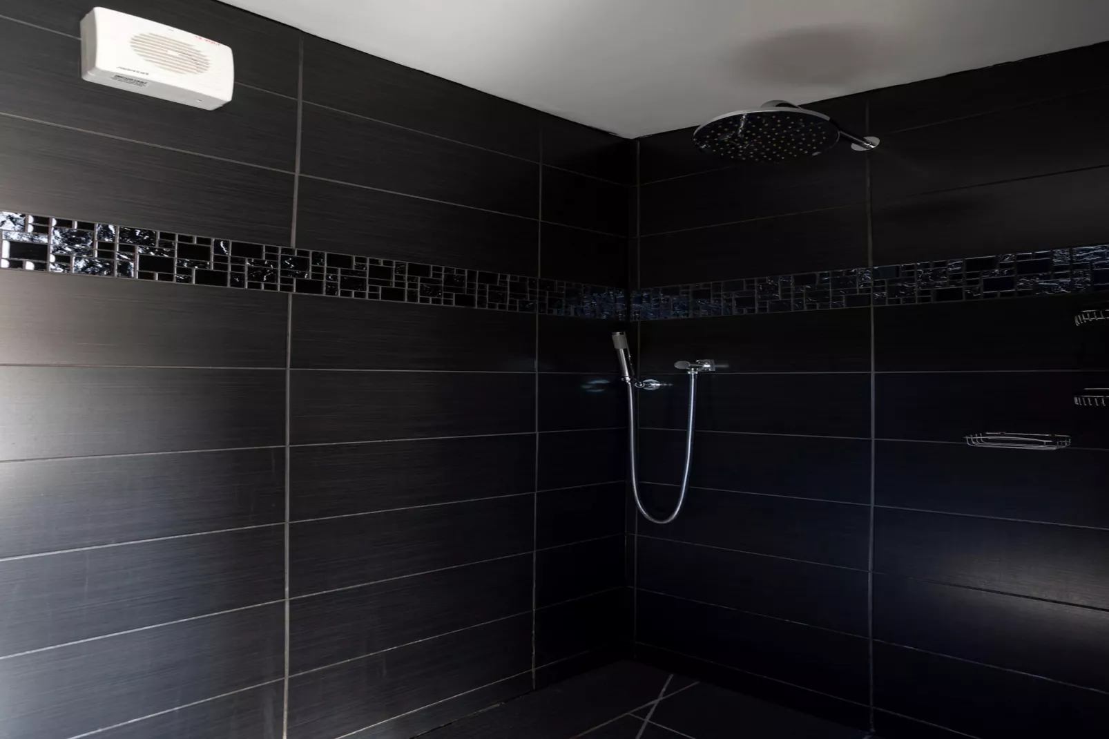 The Lighthouse Hide-Bathroom