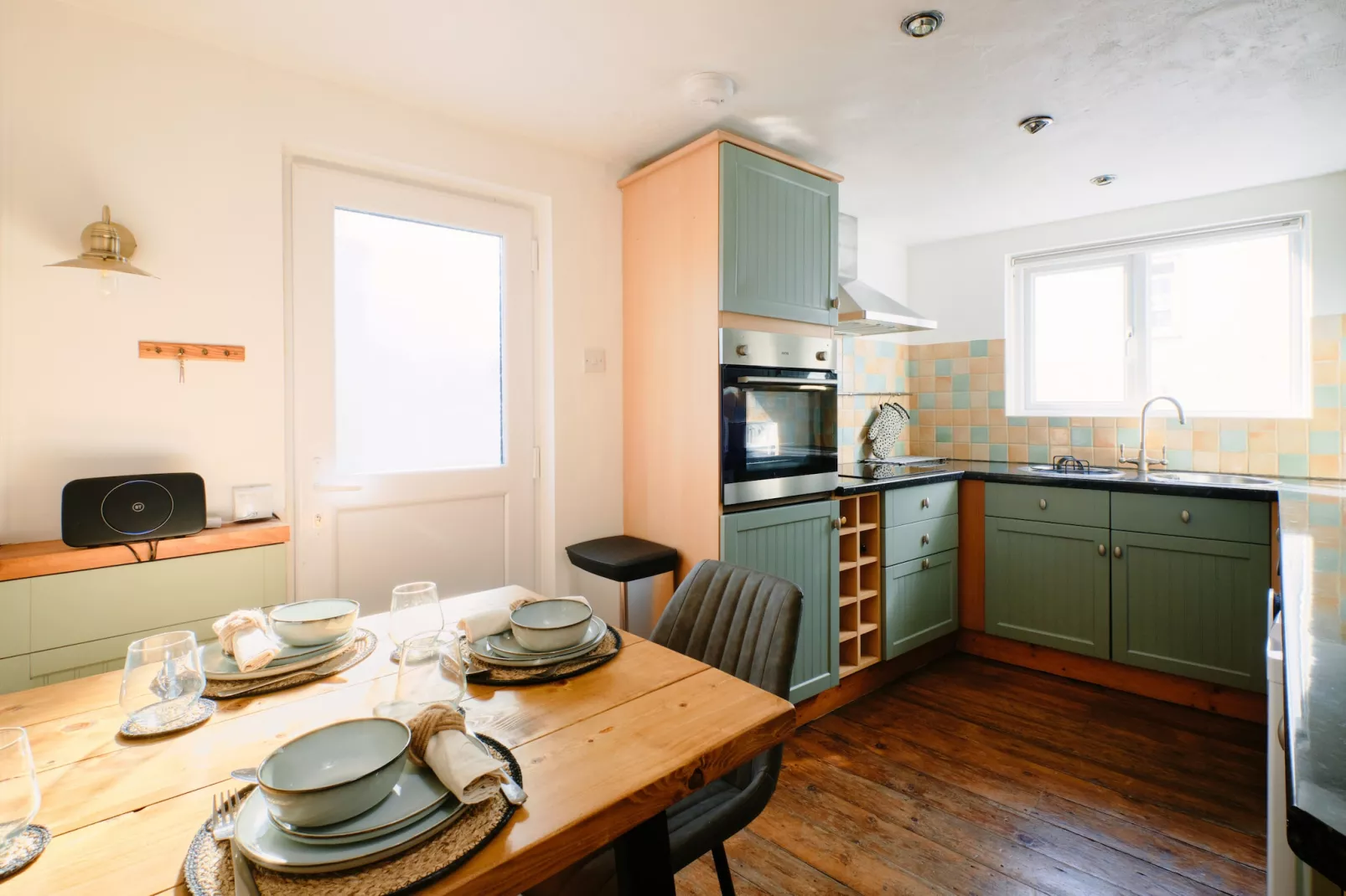 Scallop Cottage-Dining room
