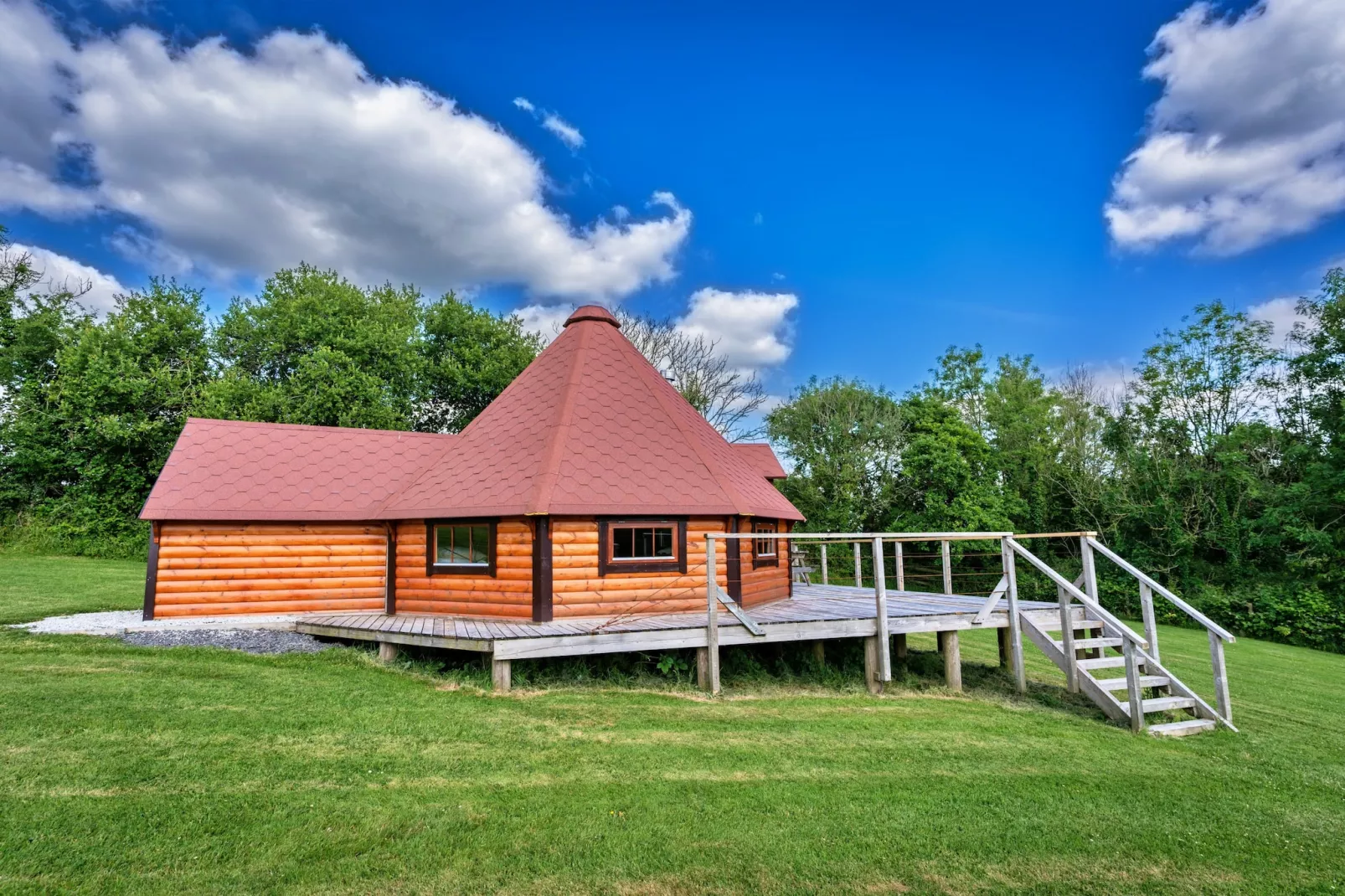 'Dartmoor' Wooden Eco-Lodge-Outdoor