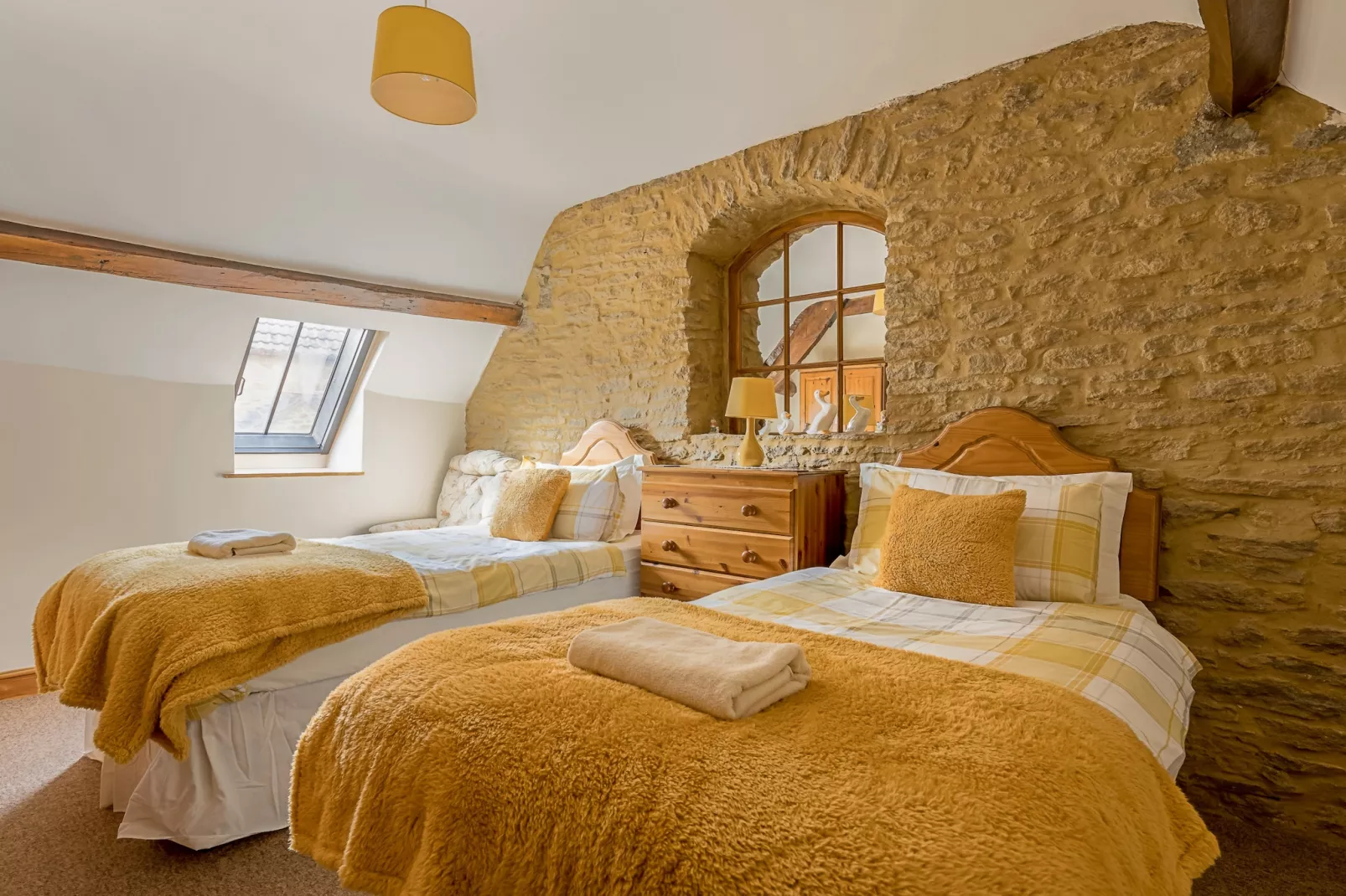 Fives Court Cottage-Bedroom