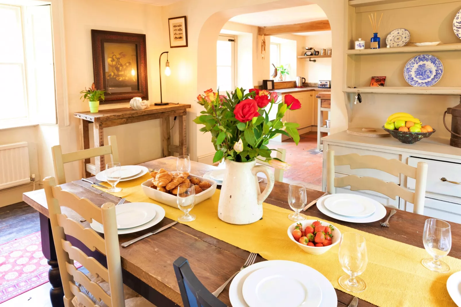Islip Mill House - Beautiful Riverside Home-Dining room